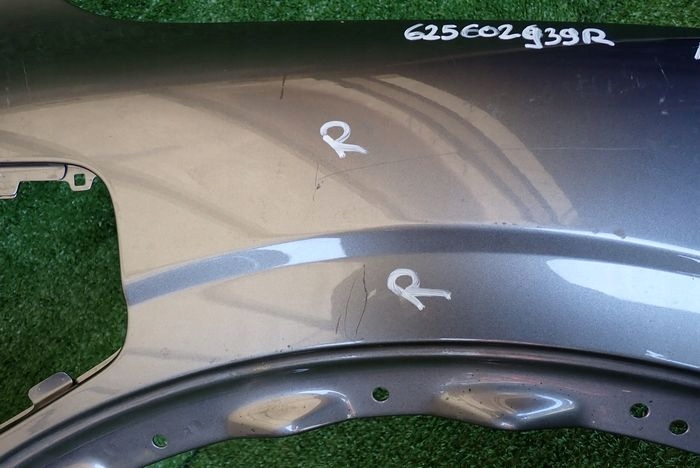 RENAULT EV E-TECH PRAVY PREDNY BLATNIK