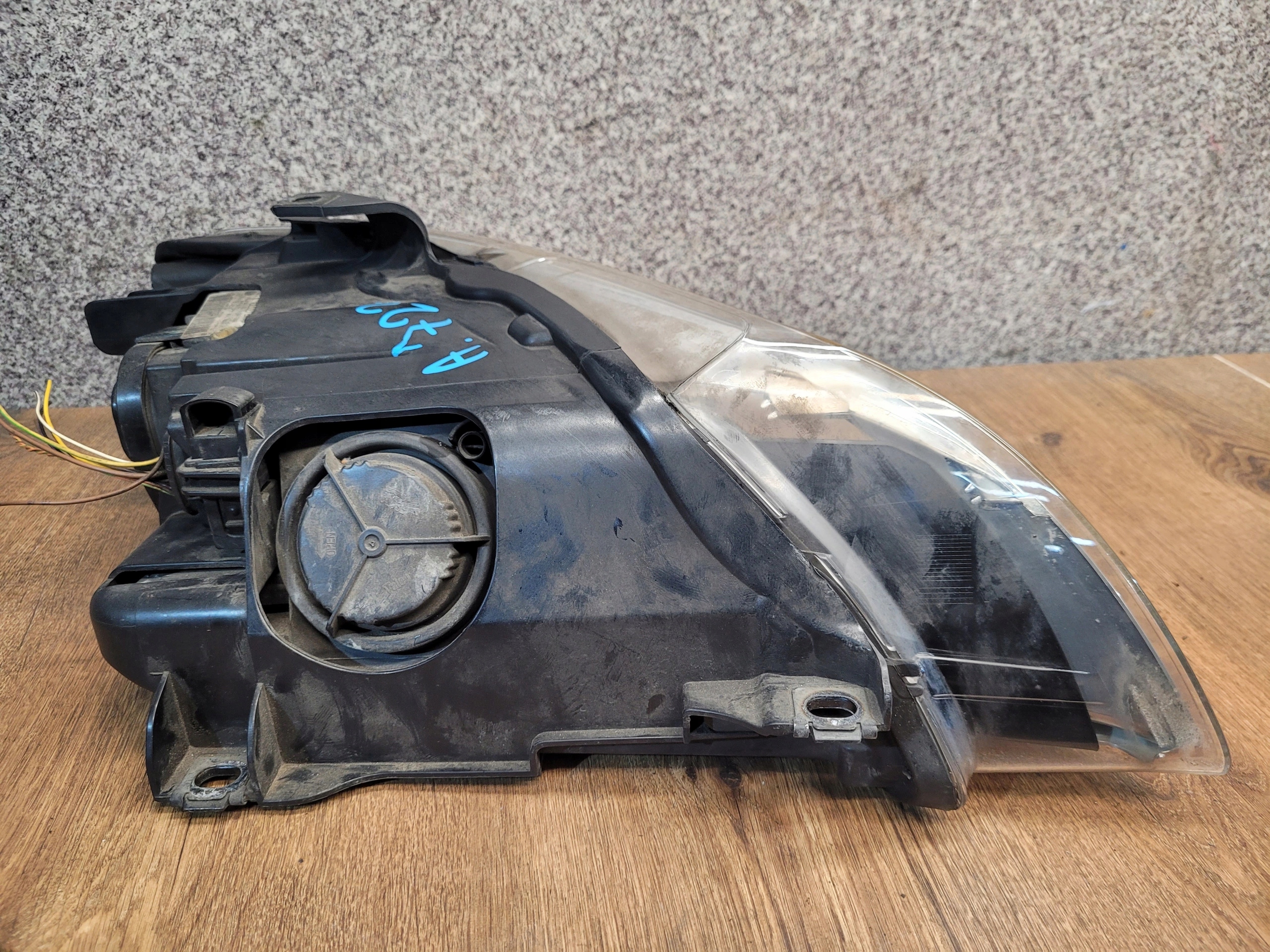 AUDI Q7 4L XENON ĽAVÉ PREDNÉ SVETLO GB VERZIA 4L0941003E