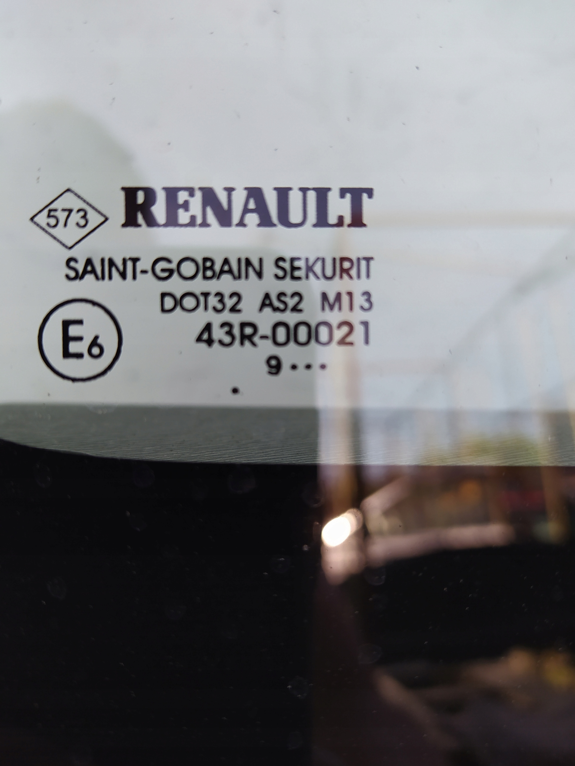 RENAULT KANGOO II POSUVNE DVERE PRAVÉ ZADNÉ SKLO