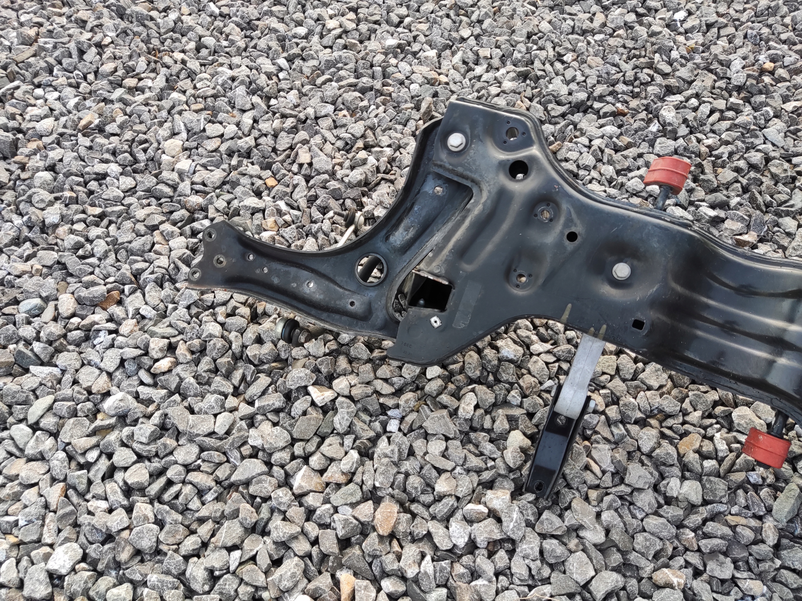 PREDNÁ NÁPRAVA RAMENÁ AUDI A1 8X 6R0199315 2010-2014