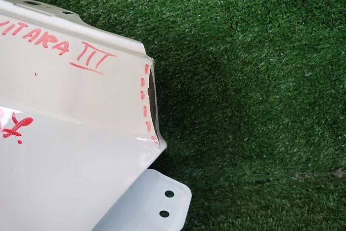 SUZUKI VITARA III 15- PRAVY PREDNY BLATNIK