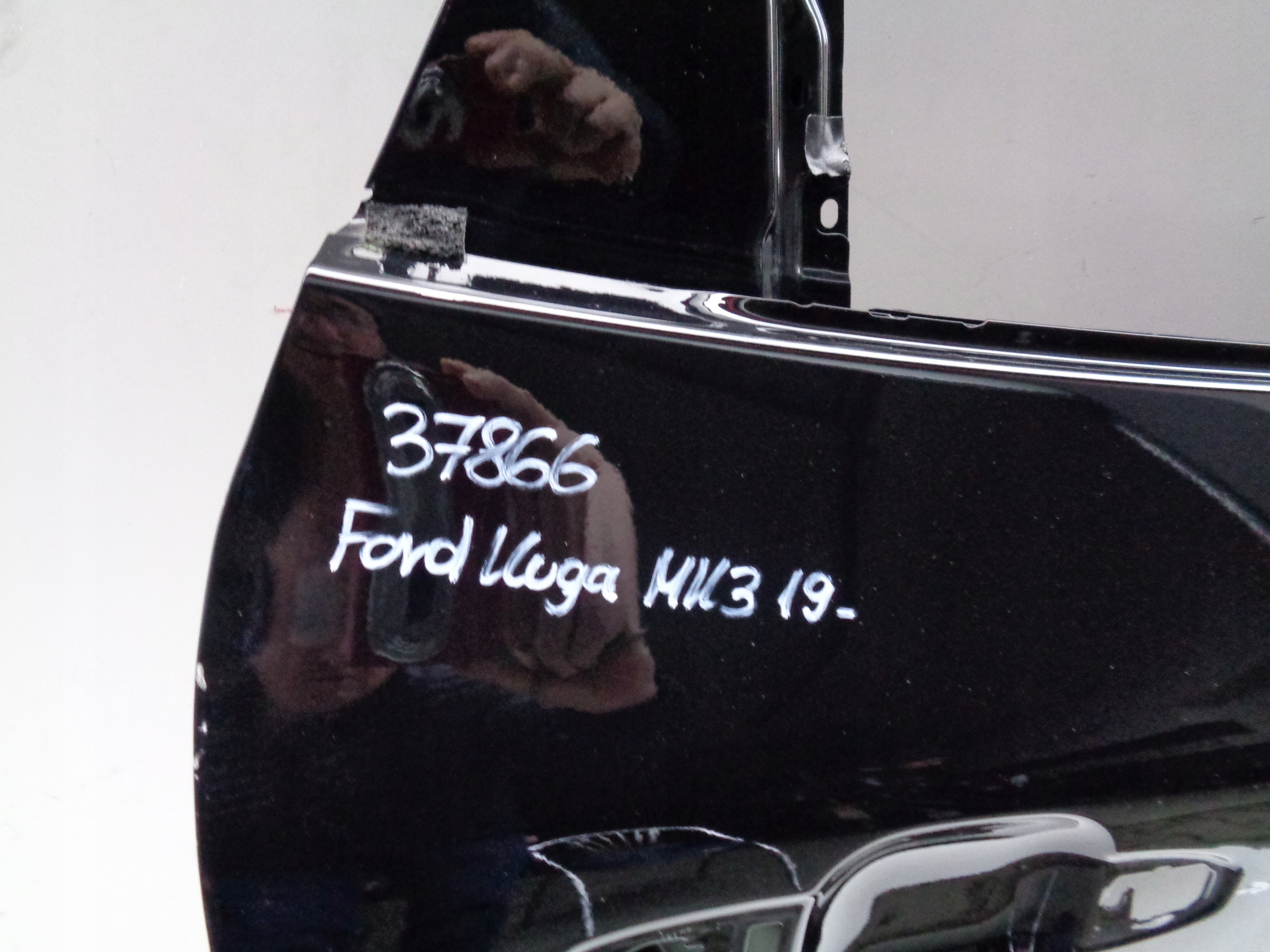 PRAVE ZADNE DVERE FORD KUGA MK3 19- NR 37866