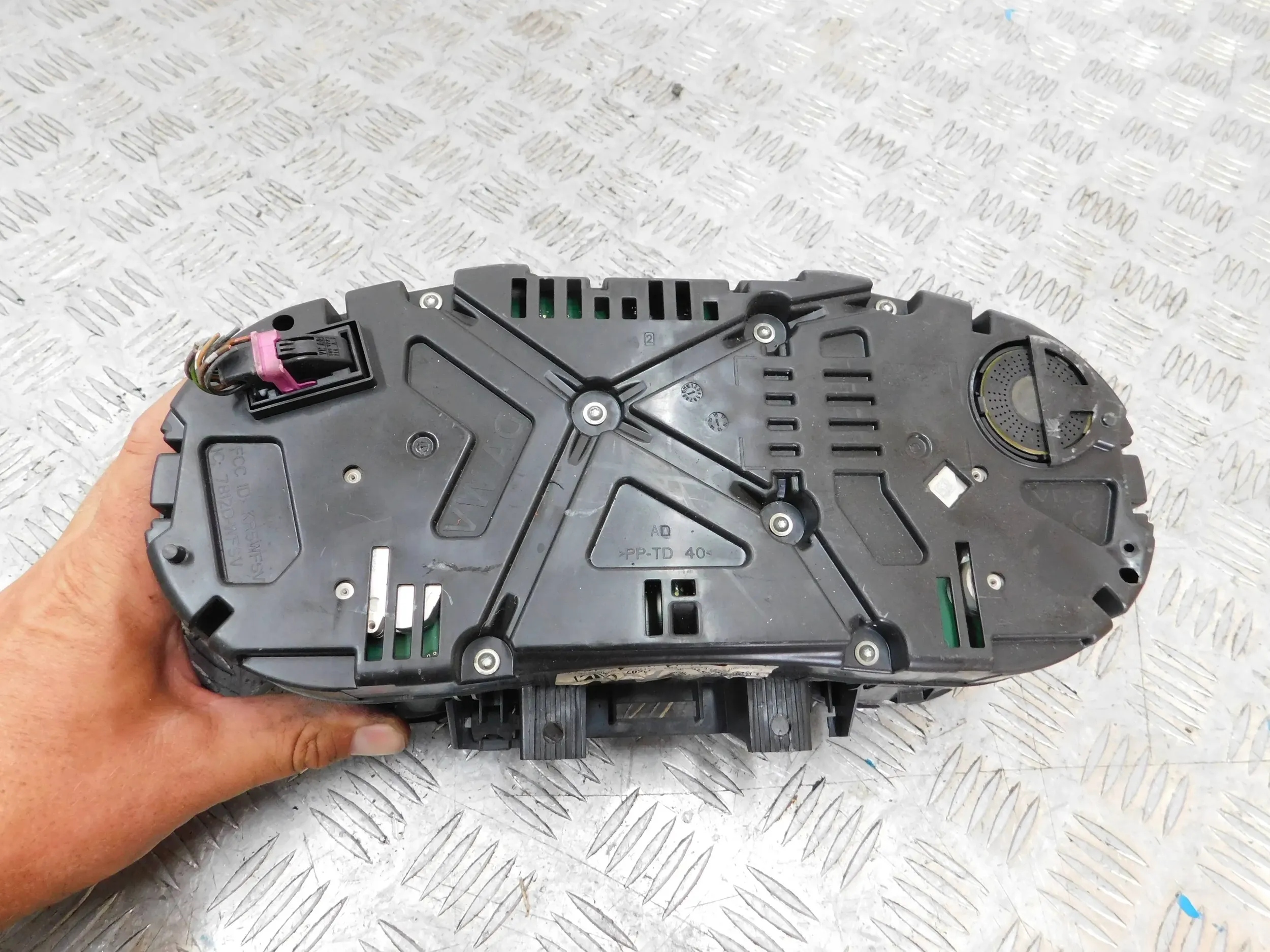 TACHOMETER BUDIKY VW POLO 6C 1.2 TSI 6C0920740C