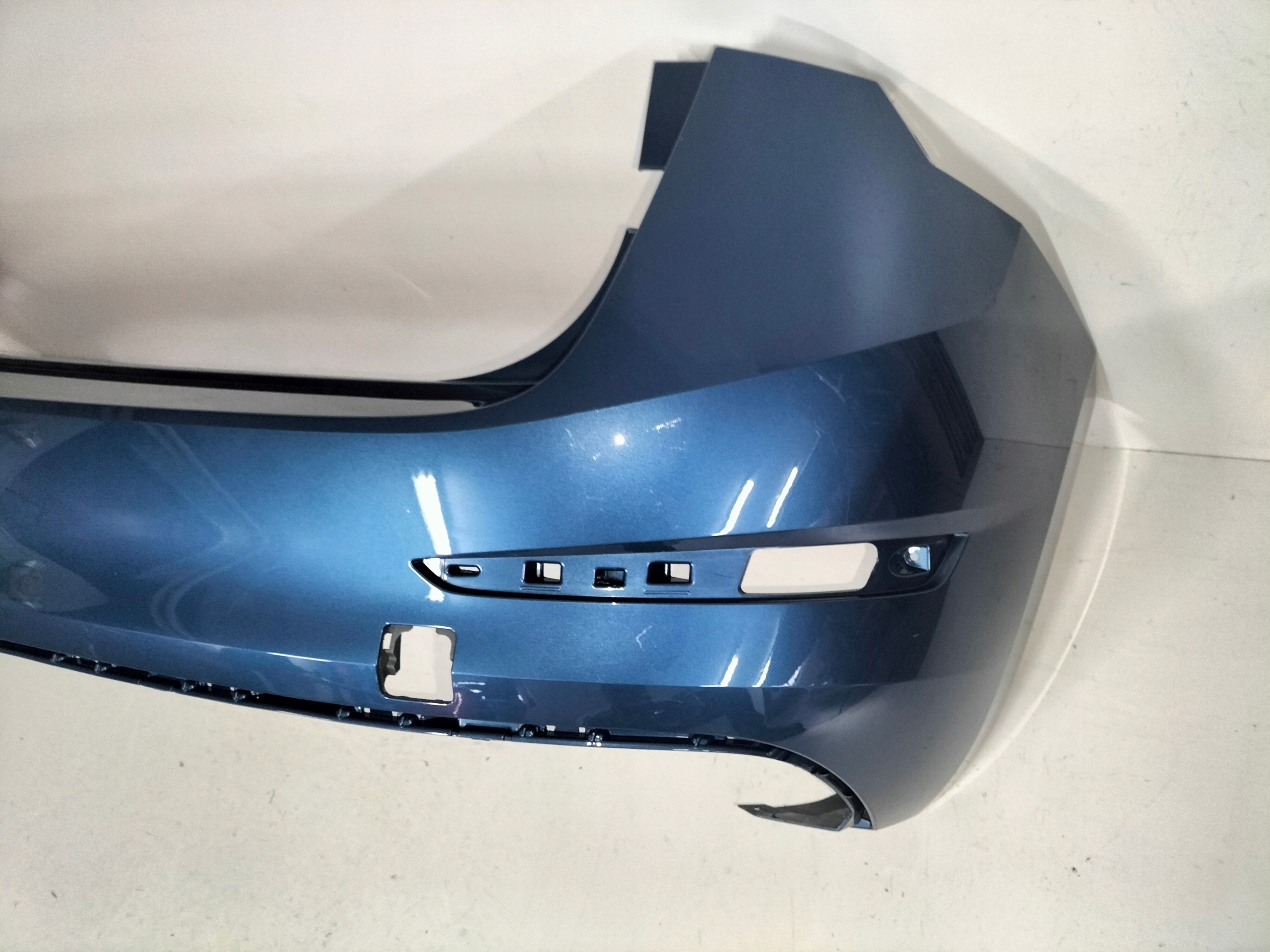 ZADNÝ NÁRAZNÍK SKODA SCALA 19-