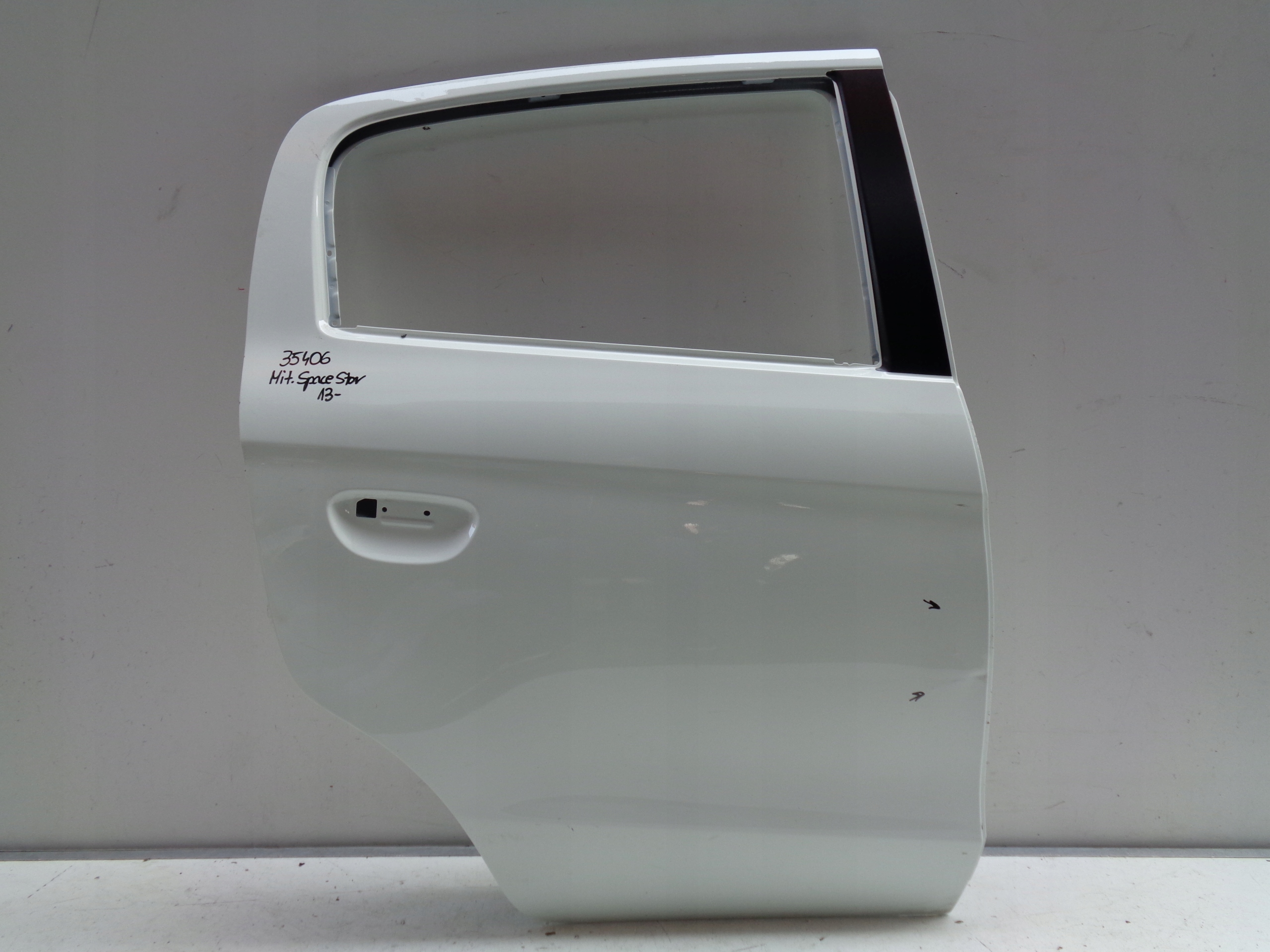 PRAVE ZADNE DVERE MITSUBISHI SPACE STAR 13- 35406