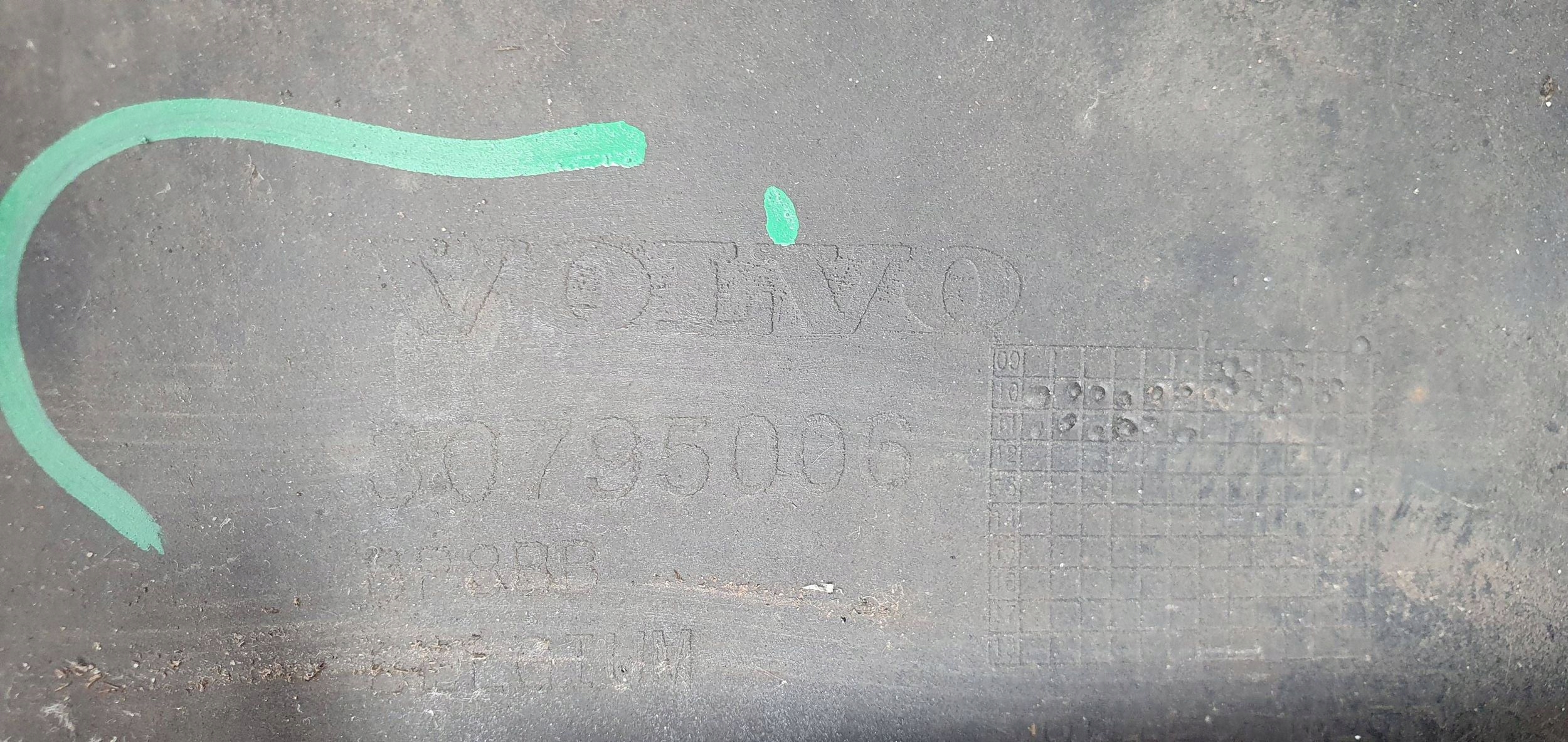 Volvo V60 S60 -013 XENON PDC KAMERA PREDNÝ NÁRAZNÍK 30795006