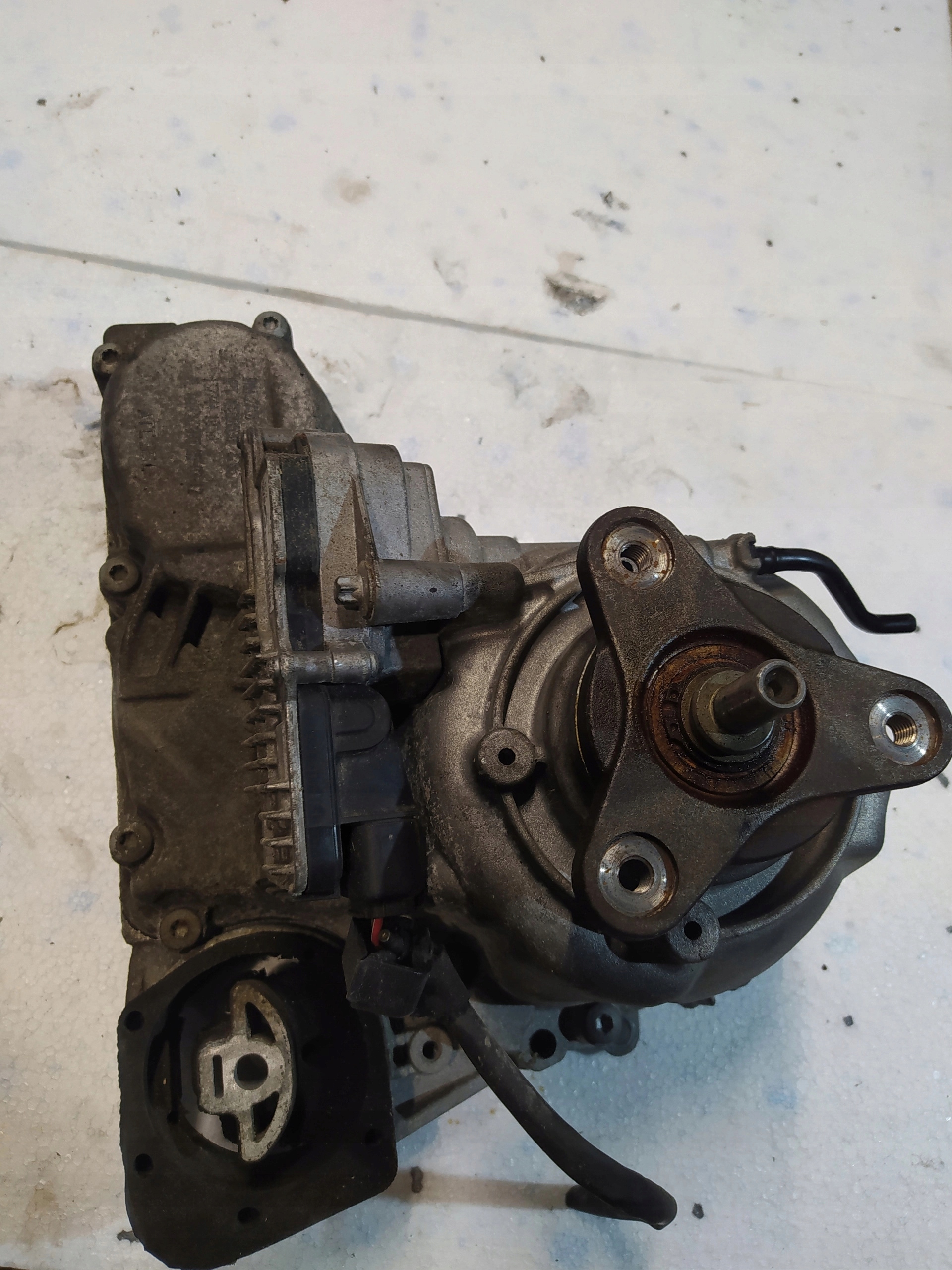 BMW E84 X1 PRIDAVNA PREVODOVKA PREVODOVKY 7643755