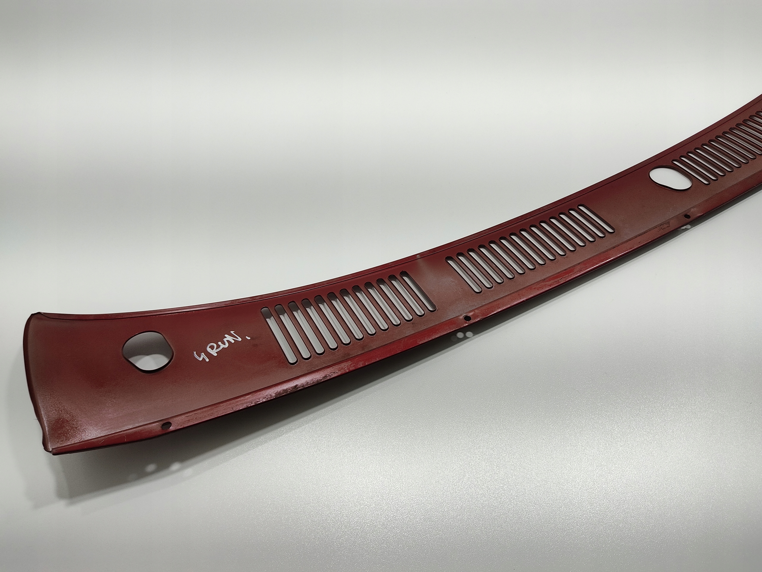 TORPEDO, PLAST POD STIERACE KOVOVE TOYOTA 4RUNNER EUROPA 1990-1996