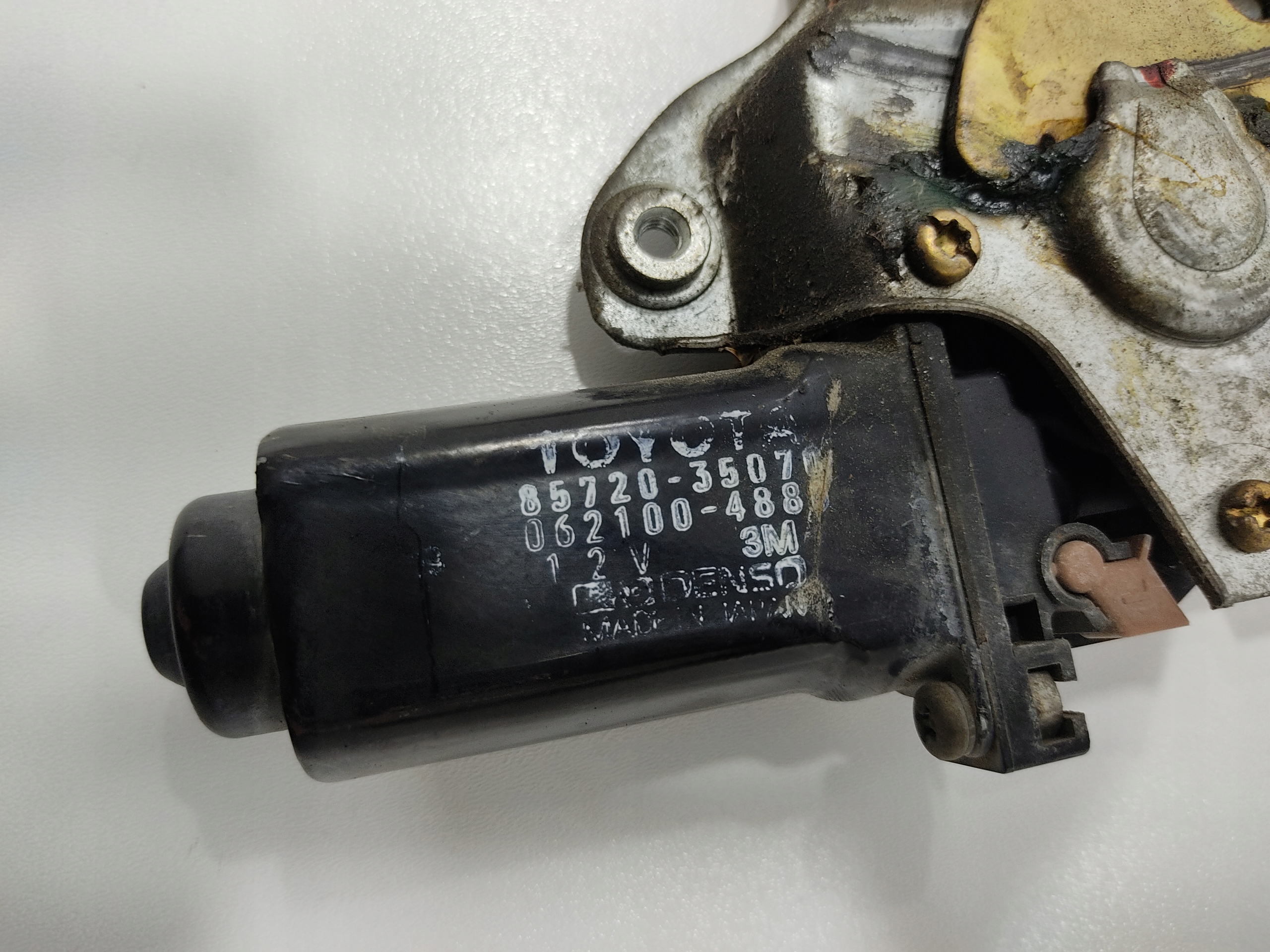 LAVE PREDNE STAHOVANIE OKNA 4RUNNER 85720-35070 90-