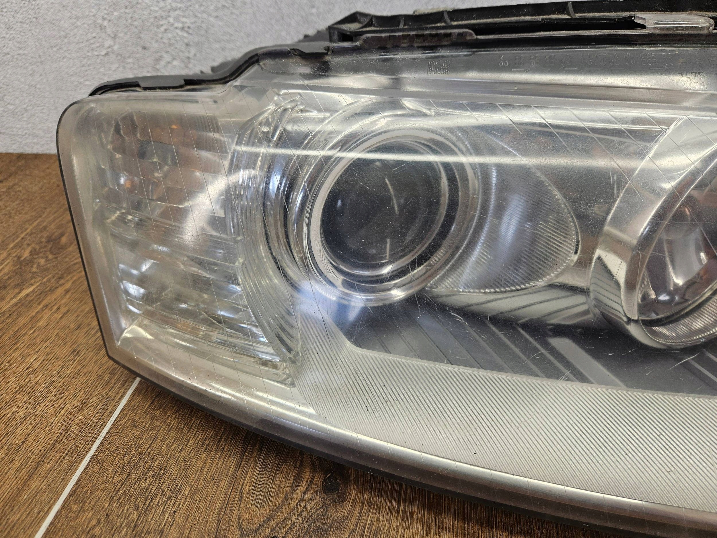Audi A8 D3 4E lift 05-08 XENON SVETLO PRAVÝ PRAVA PREDNÝ PREDNÁ
