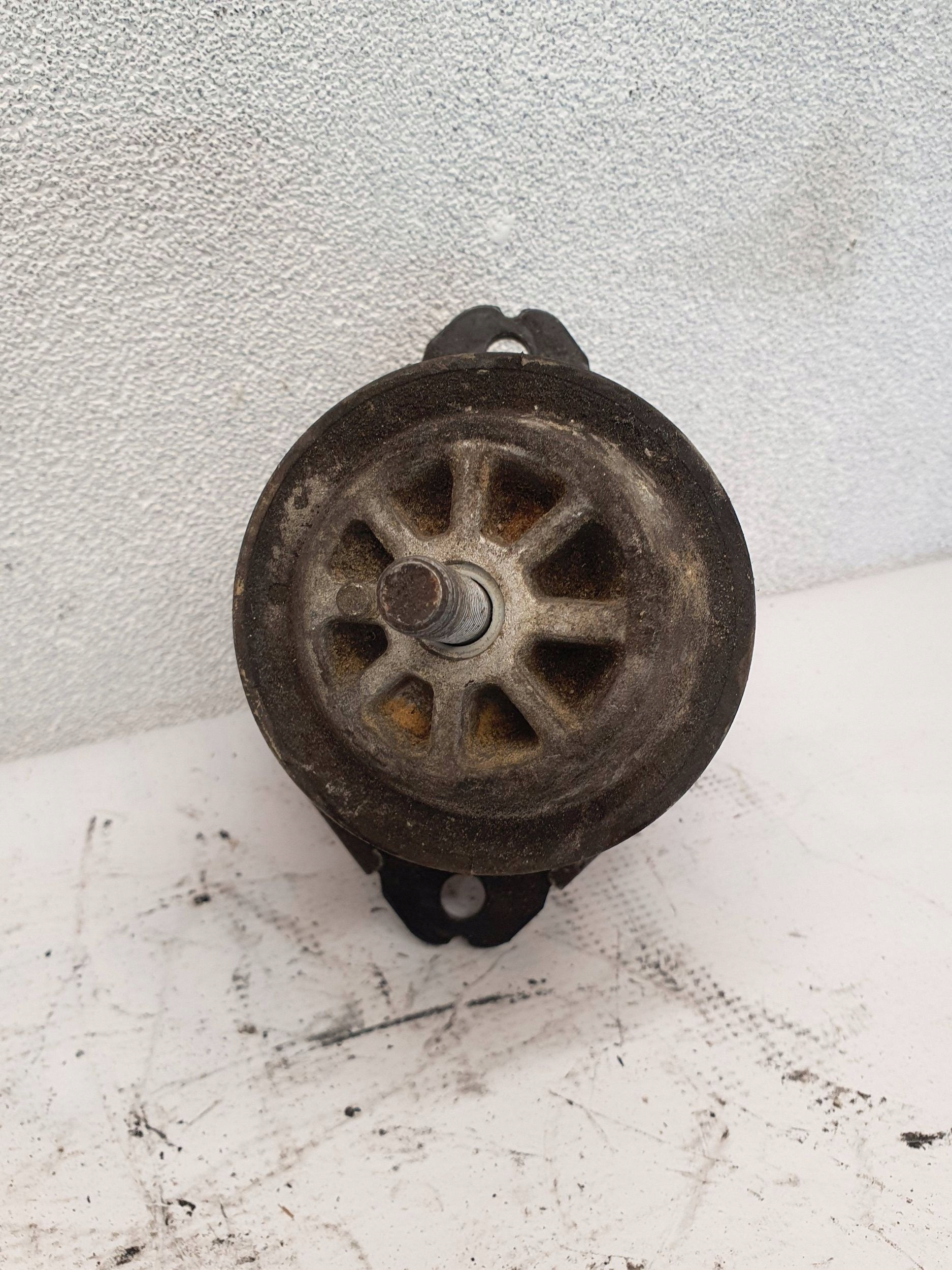 Audi Q7 4L 3.0 tdi 7L8199131A SILENBLOK DRZIAK MOTORA PRAVY