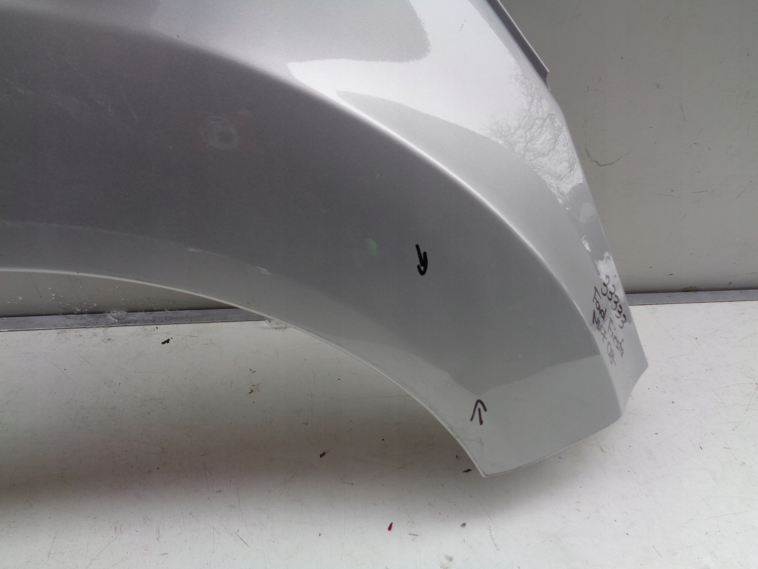 PRAVÝ PREDNÝ BLATNÍK FORD FIESTA MK7 08-16 33333