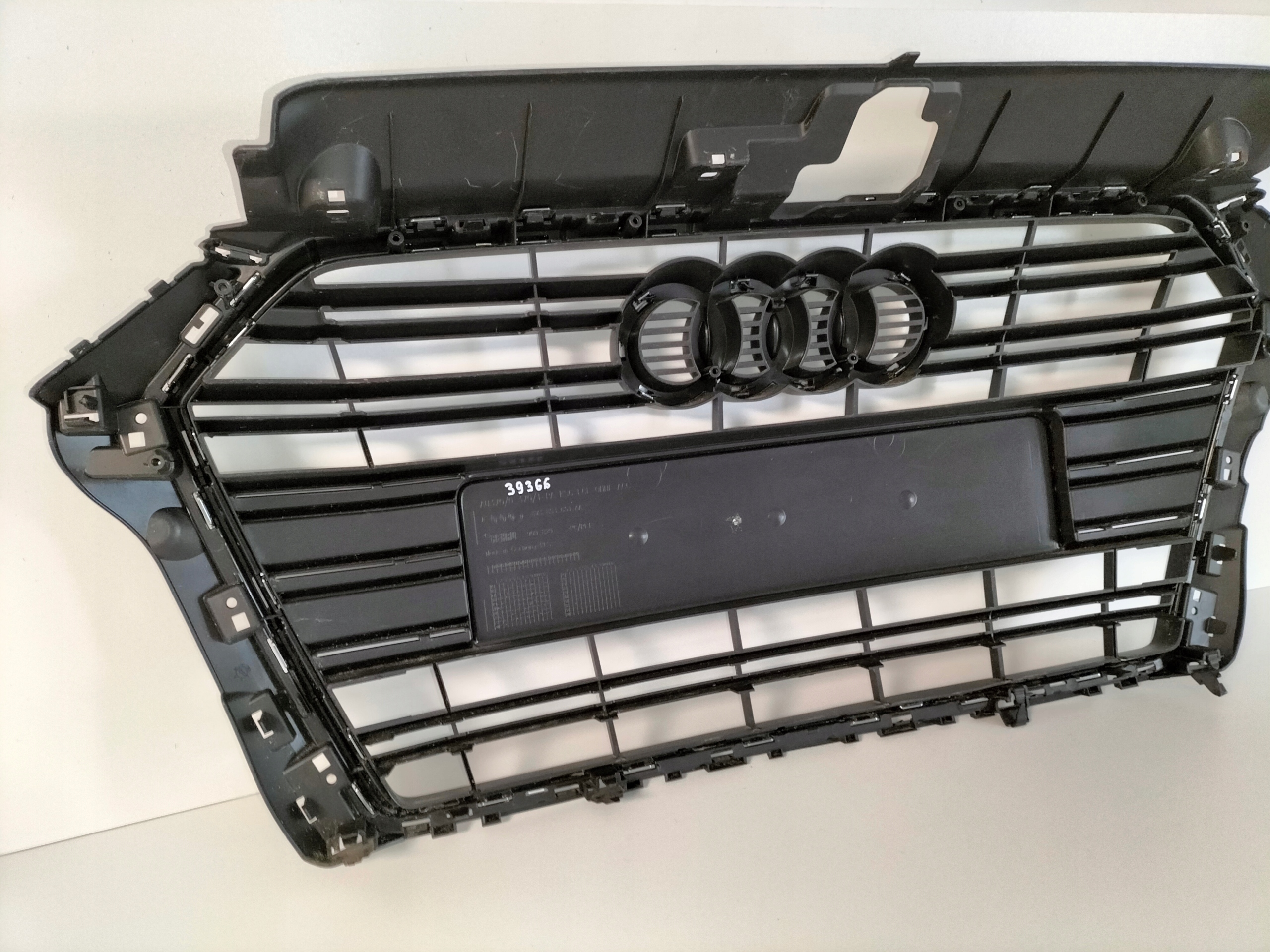 MRIEZKA LISTA AUDI A3 8V LIFT 16- HB