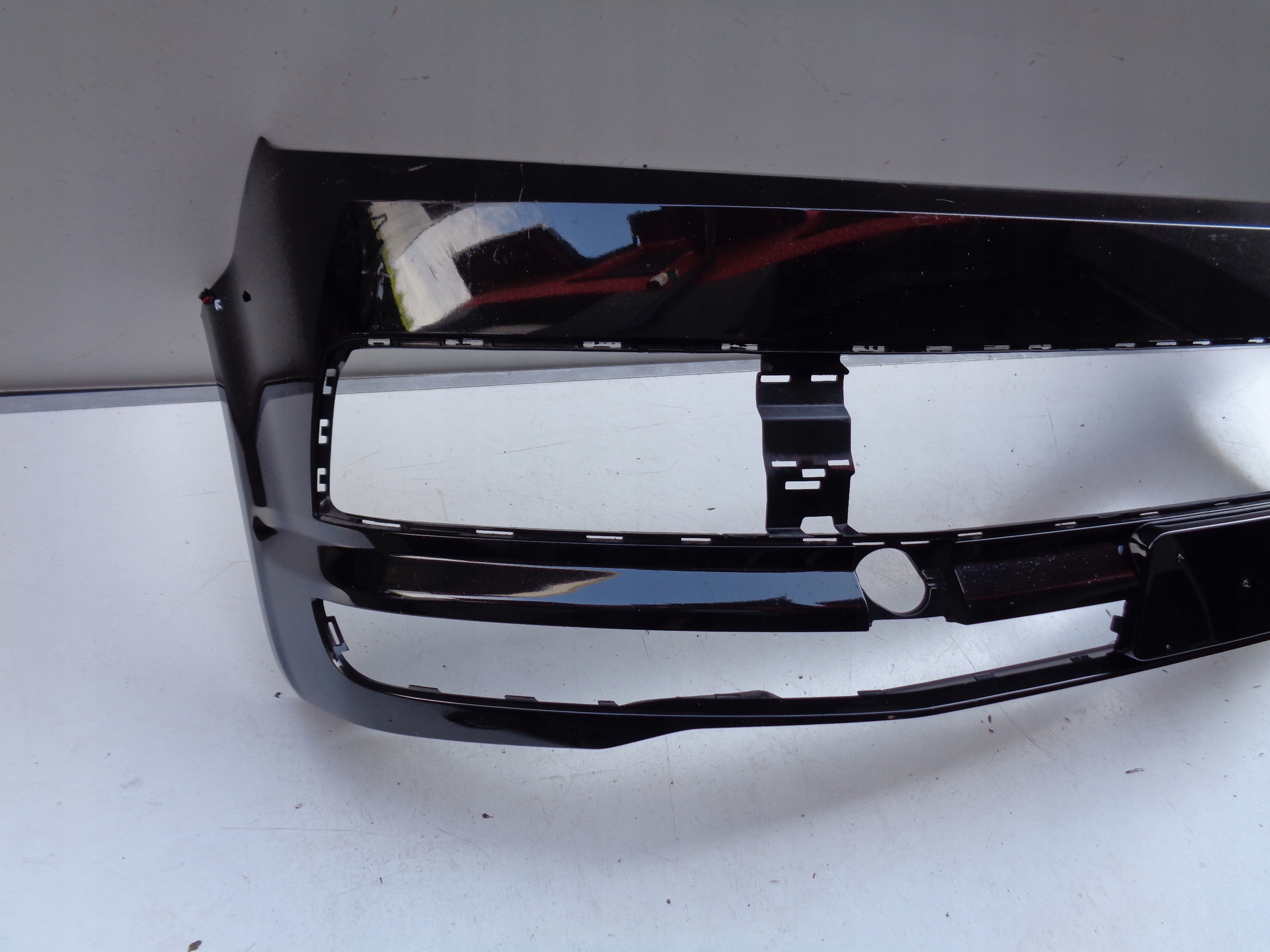 PREDNÝ NÁRAZNÍK VW T6 MULTIVAN 7E 7E0 15- NR 30350
