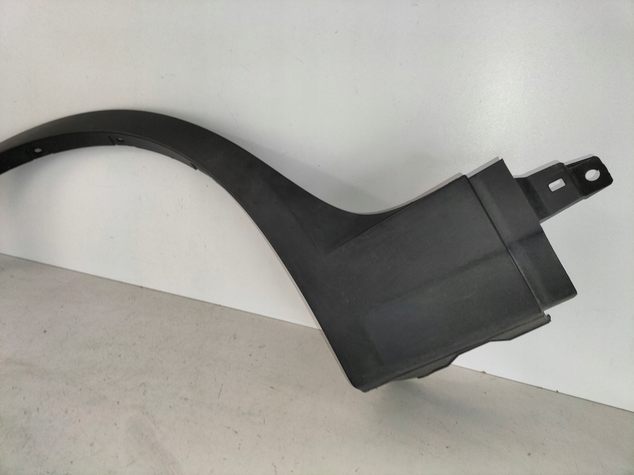 LIŠTA ĽAVÉHO PREDNÉHO BLATNÍKA BMW X3 E83 03-