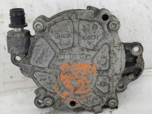 VW PASSAT B7 2.0 TDI VÁKUOVA PUMPA 03L145100F VW PASSAT B7 2.0 TDI VÁKUOVA PUMPA 03L145100F