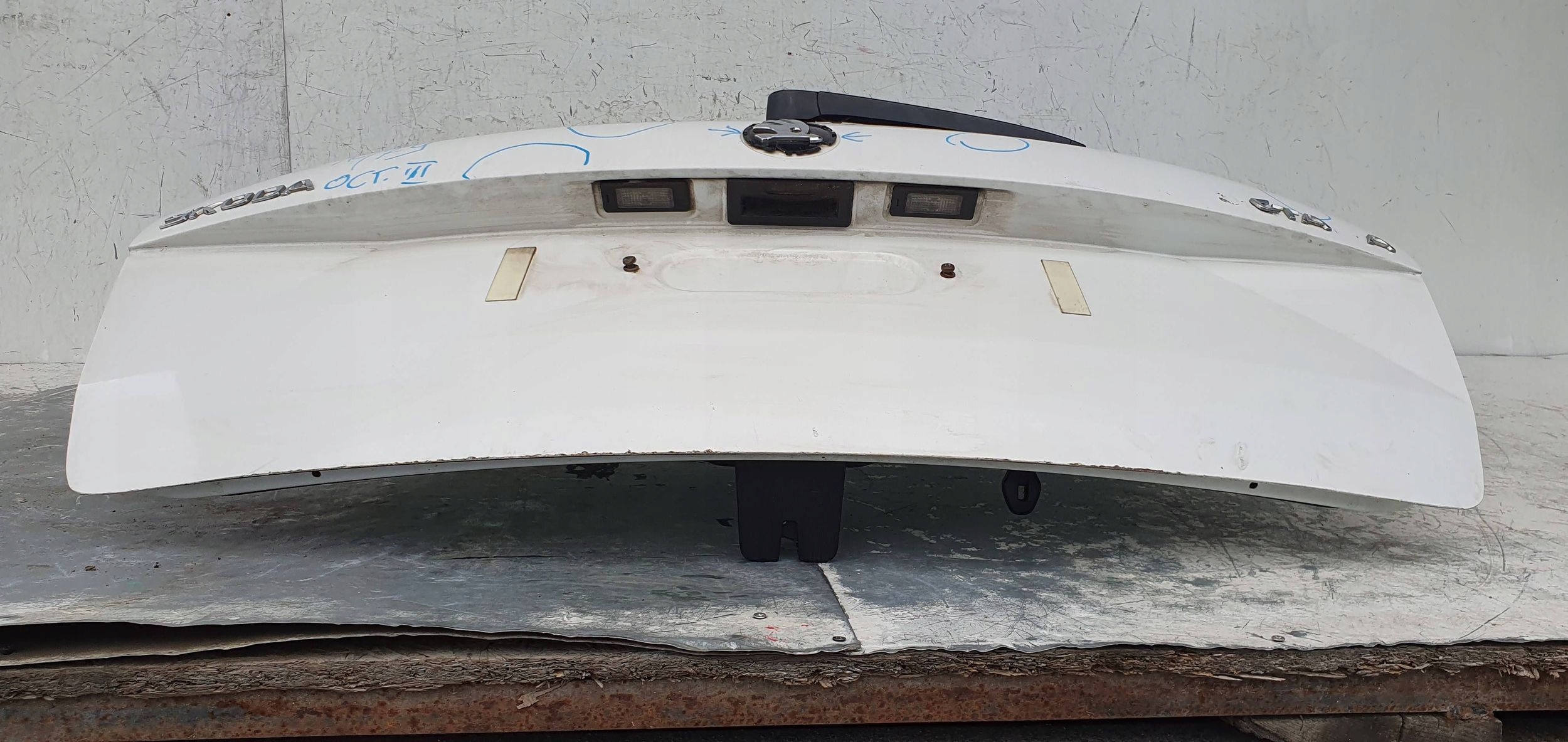 Skoda Octavia III 3 kombi ZADNA KAPOTA