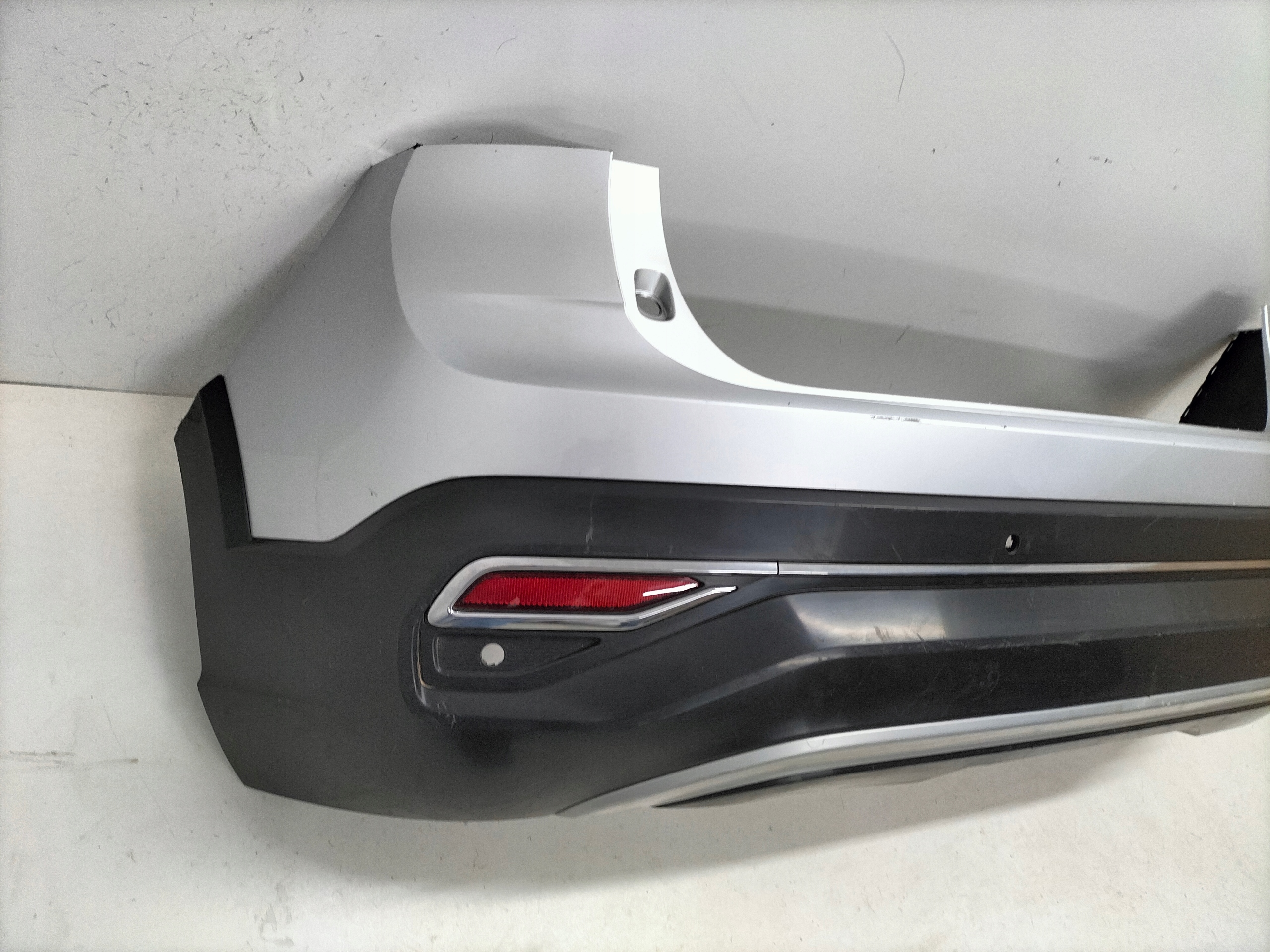 ZADNÝ NÁRAZNÍK VW TAIGO 21-