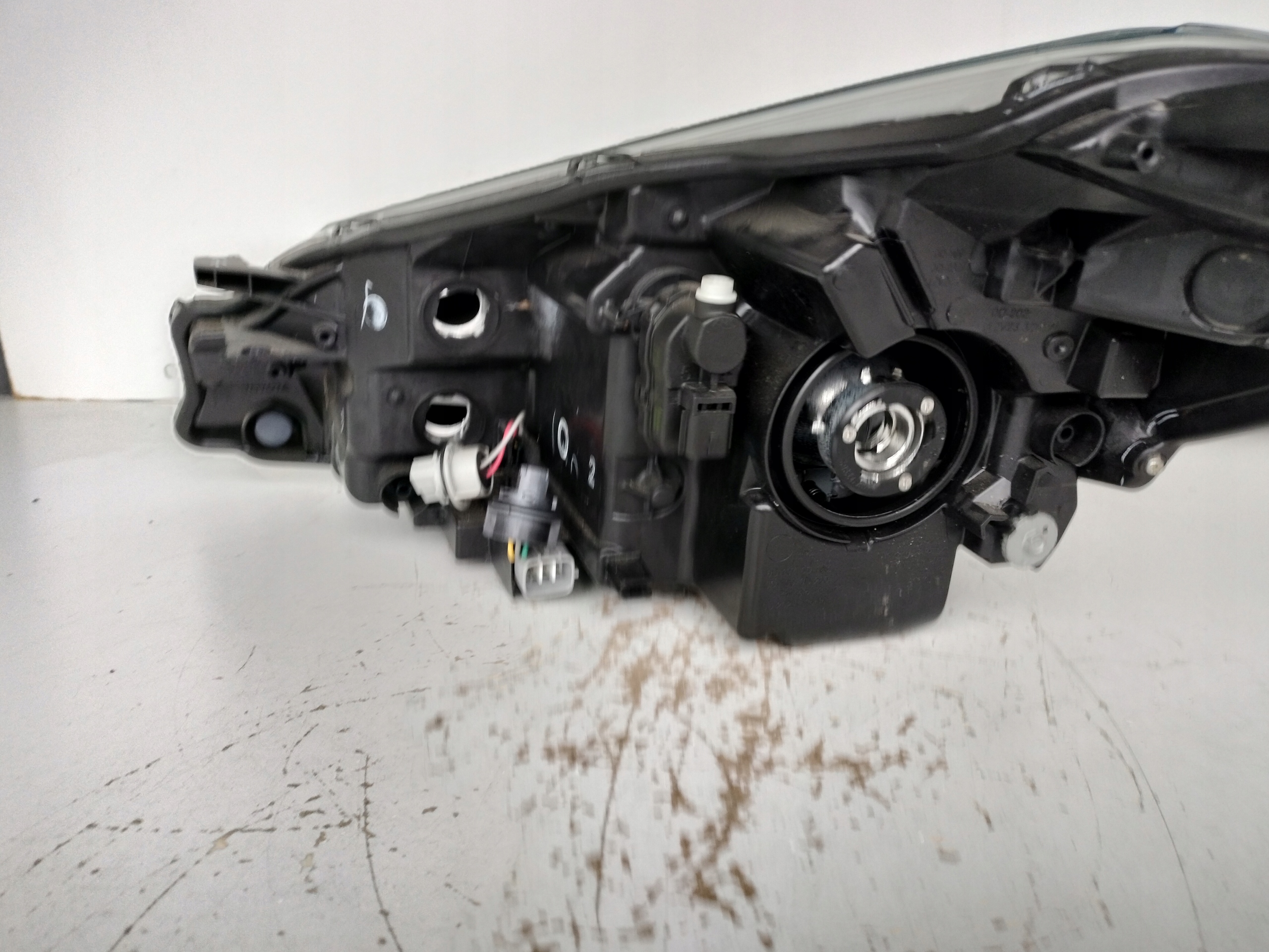 PRAVE PREDNE SVETLO TOYOTA YARIS III 17- LIFT