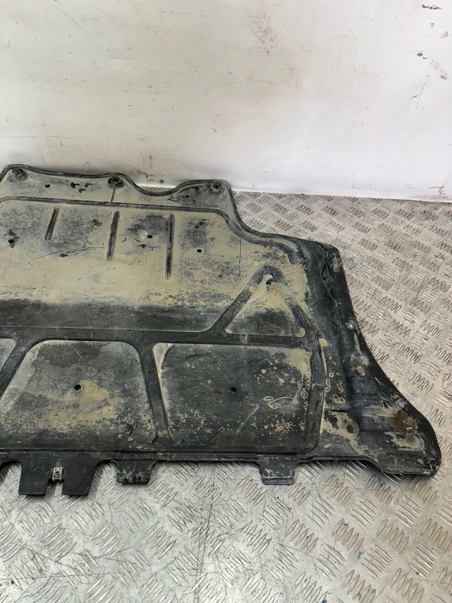 KRYT SPODNA MOTORA VW GOLF VII 5Q0825236