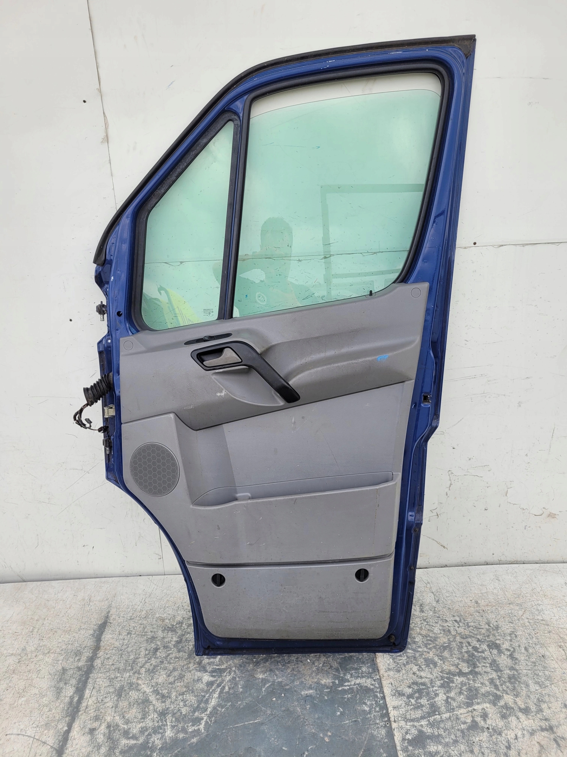 MERCEDES SPRINTER 906 CRAFTER DVERE PREDNÉ PRAVÉ