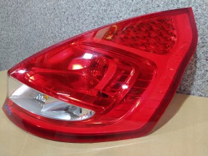 FORD FIESTA MK7 PRAVÉ ZADNÉ SVETLO FORD FIESTA MK7 PRAVÉ ZADNÉ SVETLO