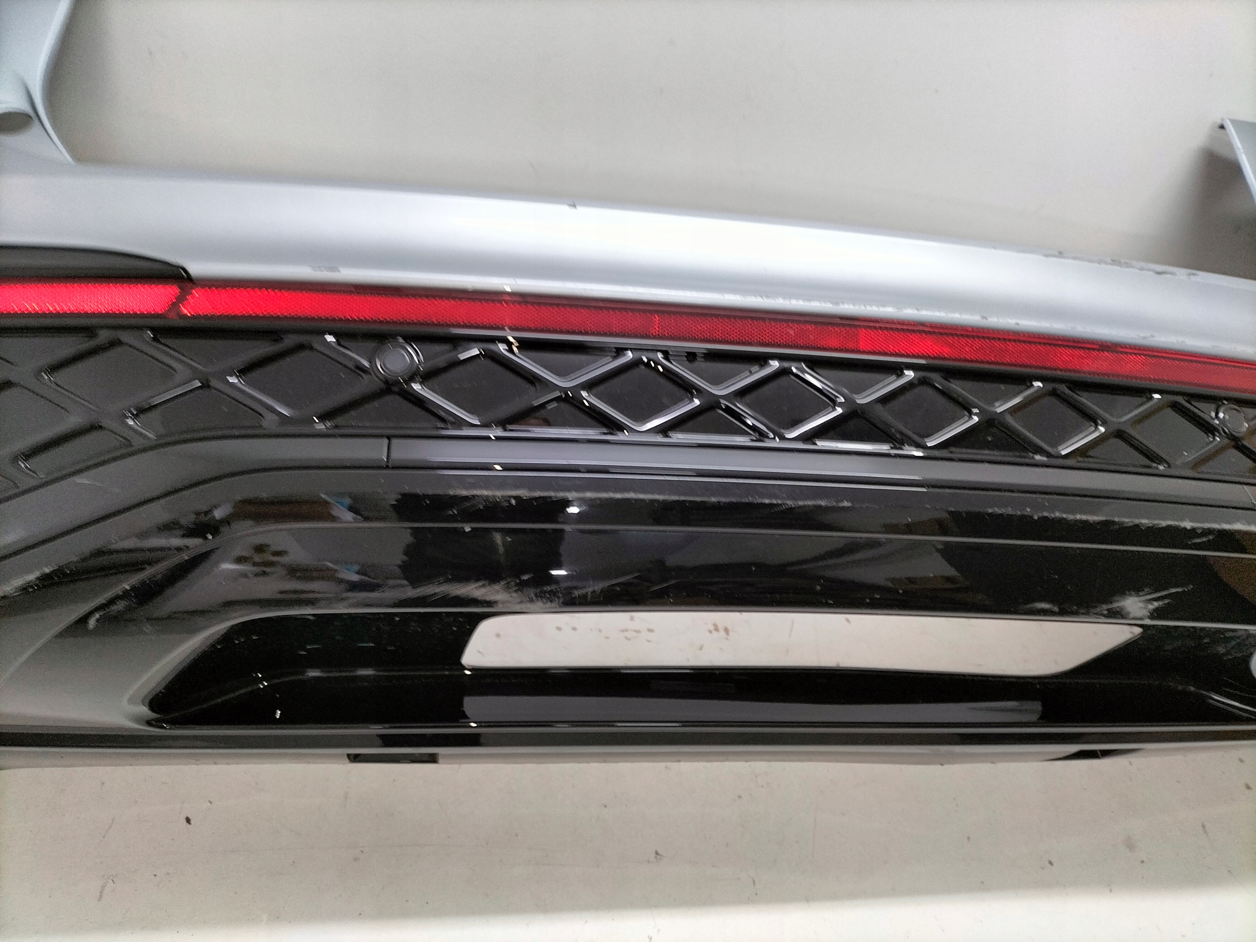 ZADNÝ NÁRAZNÍK VW TIGUAN III 24- R-LINE