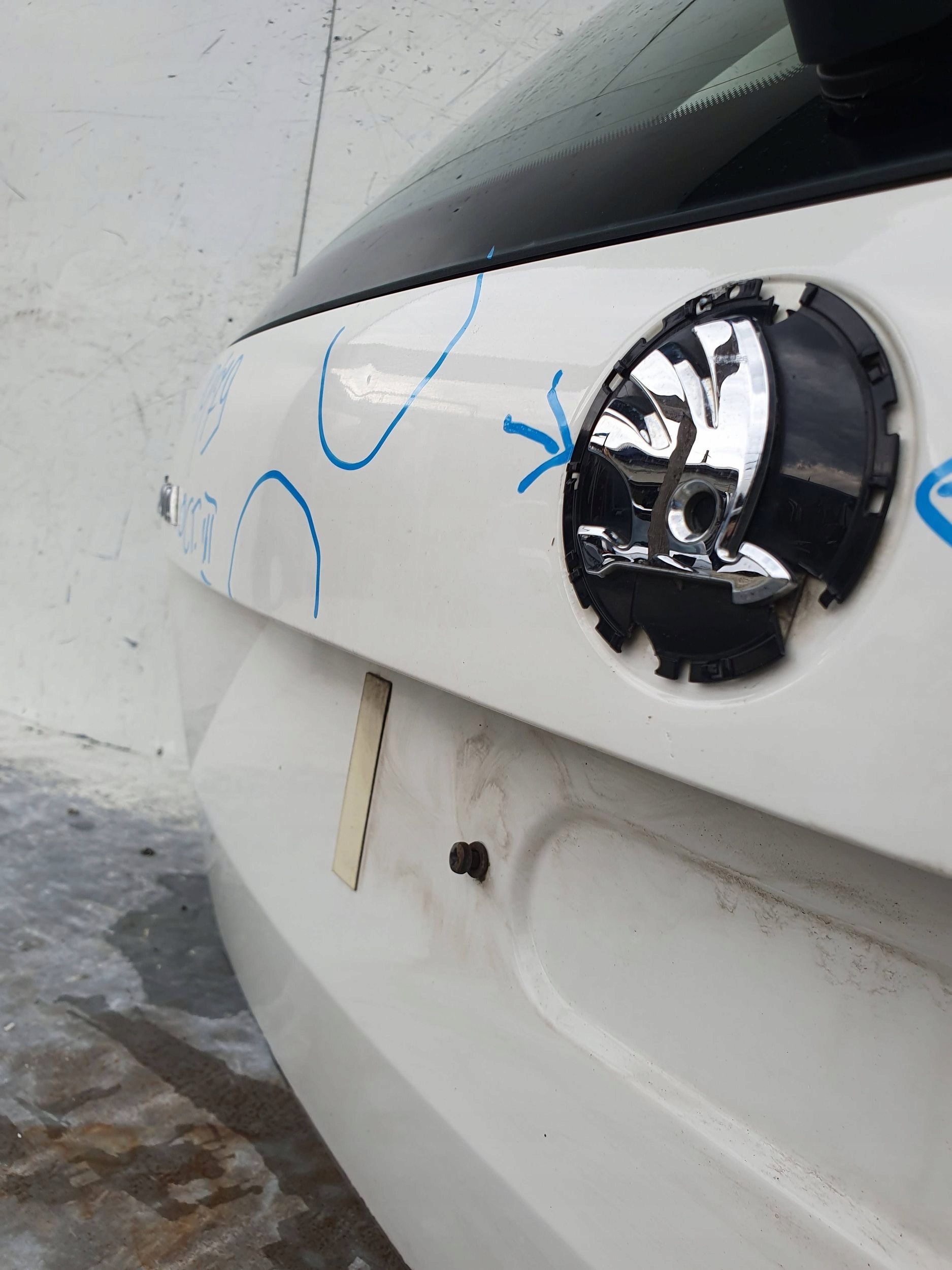 Skoda Octavia III 3 kombi ZADNA KAPOTA