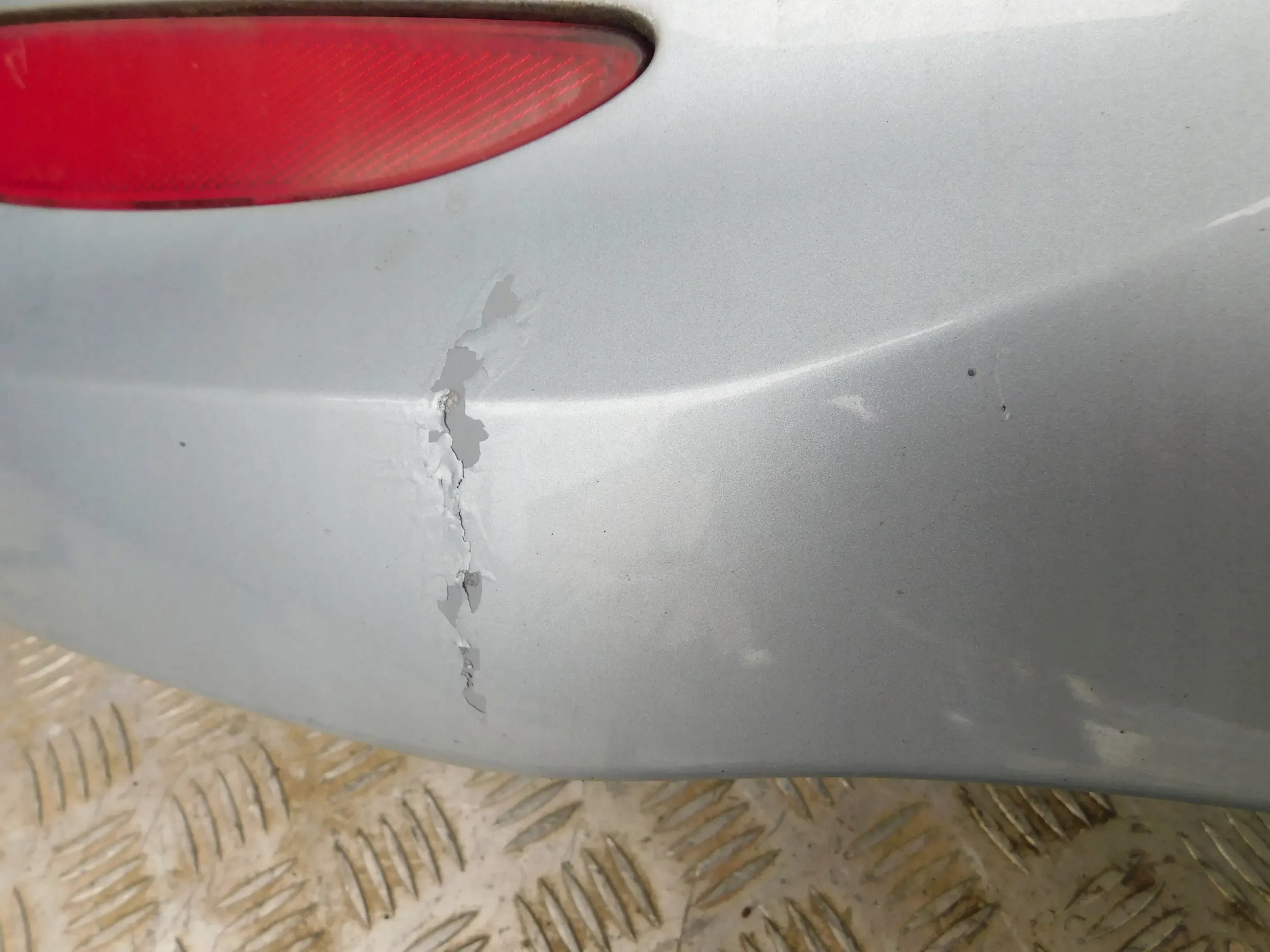 ZADNÝ NÁRAZNÍK HYUNDAI I10 LIFT 11-
