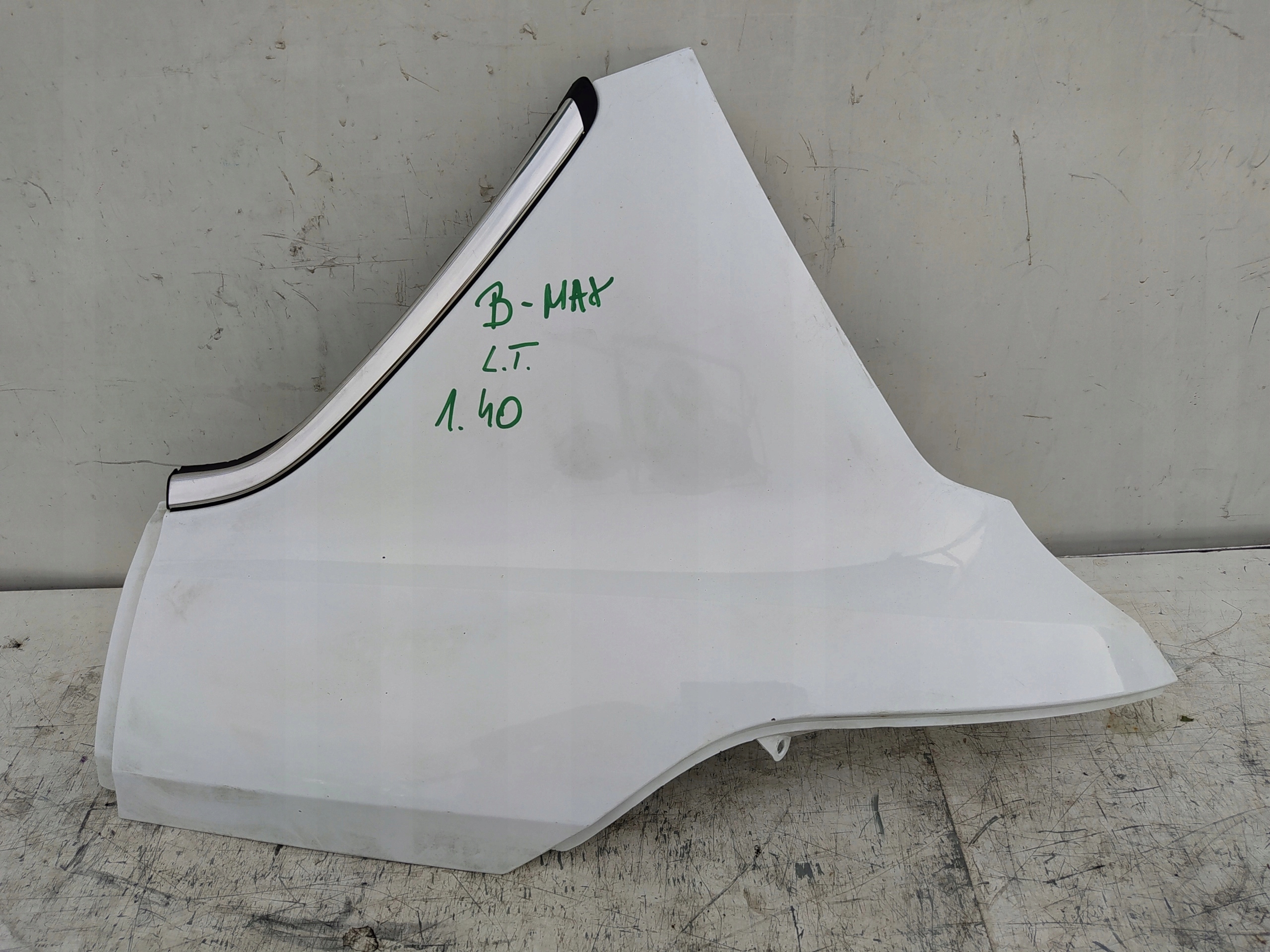 BLATNÍK ĽAVÝ ZADNÝ FORD B-MAX AV11-R29613-CEW