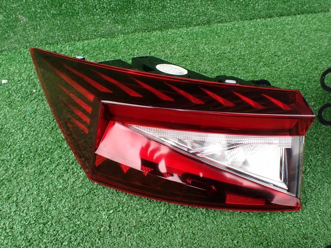 SKODA ENYAQ LED LAVE A PRAVE ZADNÉ SVETLO kpl