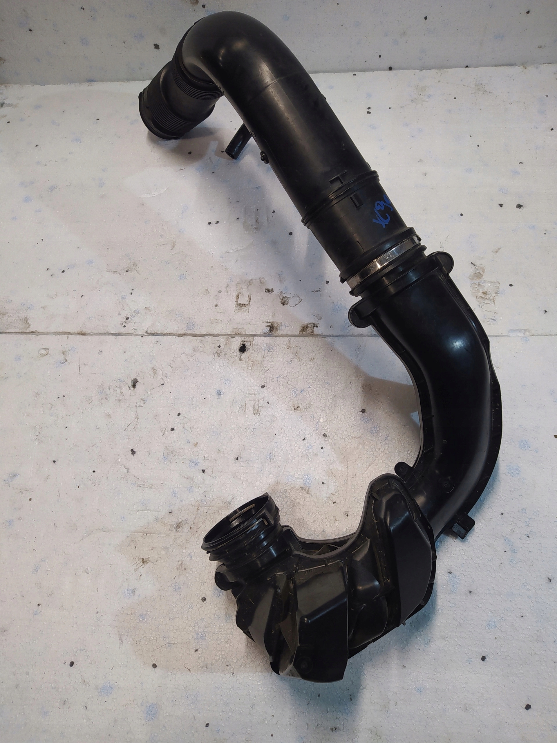 VOLVO HADICA TRUBKA INTERCOOLERA 2.0d XC90 31370120