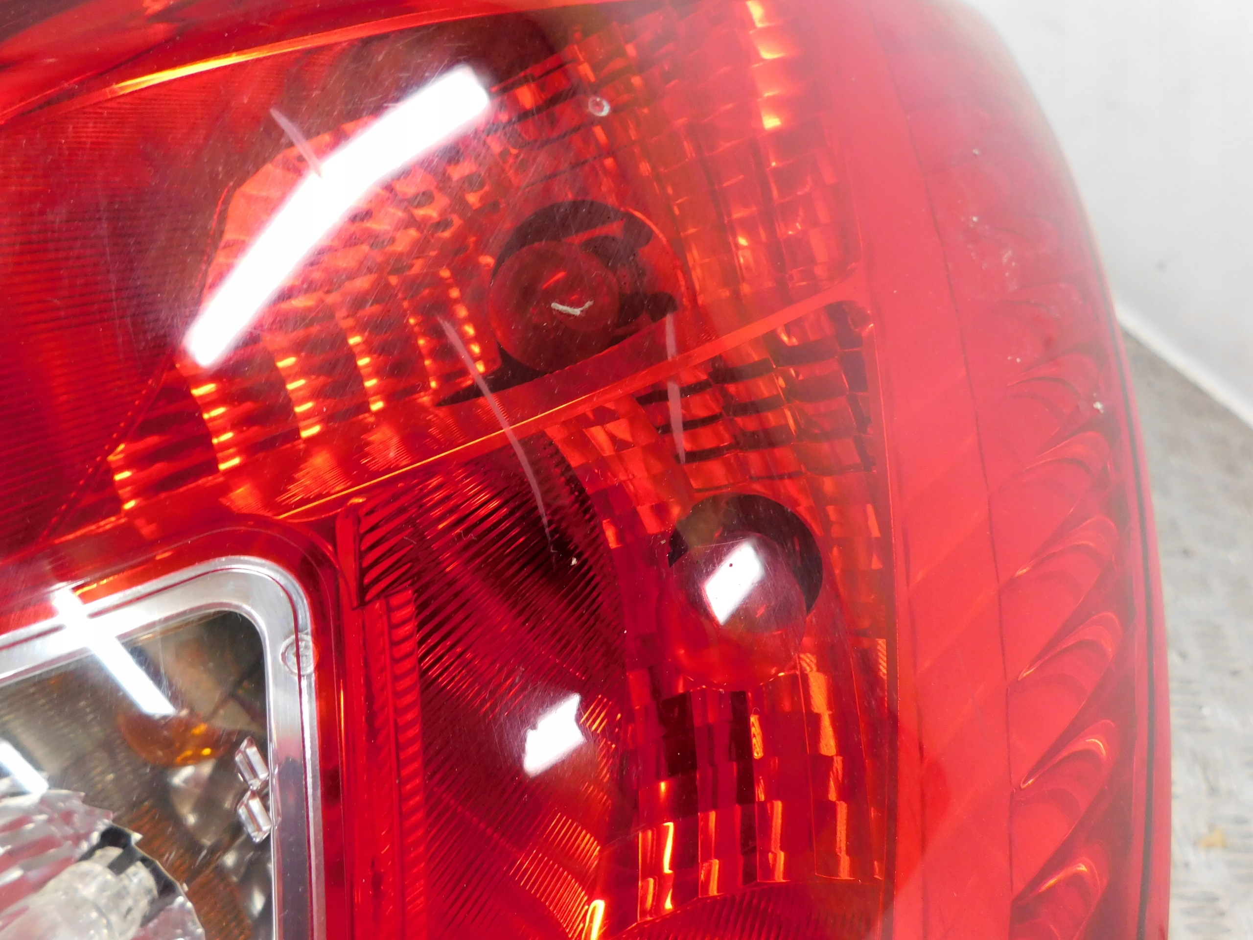 PRAVÉ ZADNÉ SVETLO OPEL CORSA D 5D LIFT