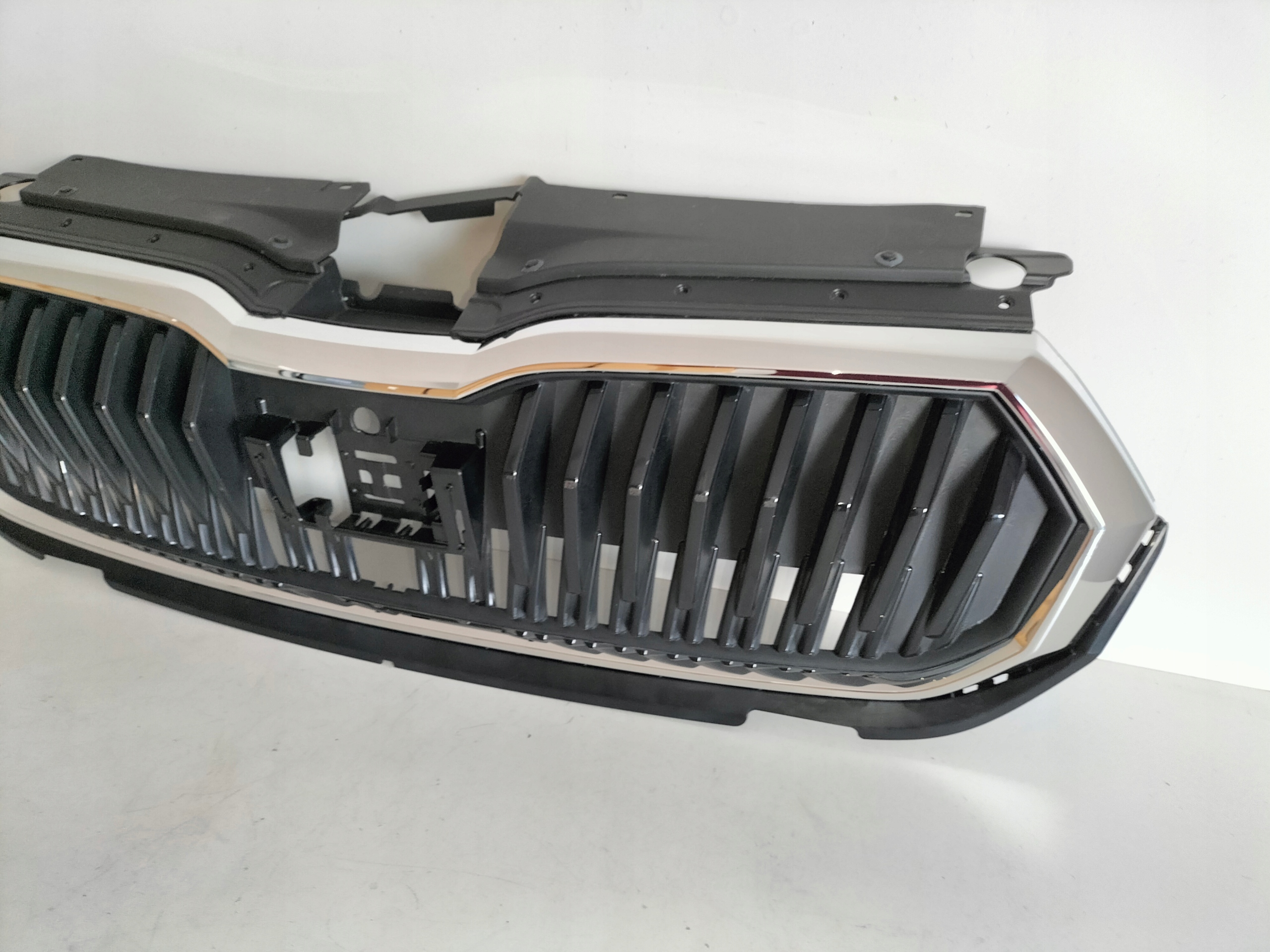 MRIEZKA LISTA SKODA FABIA 4 IV 21-