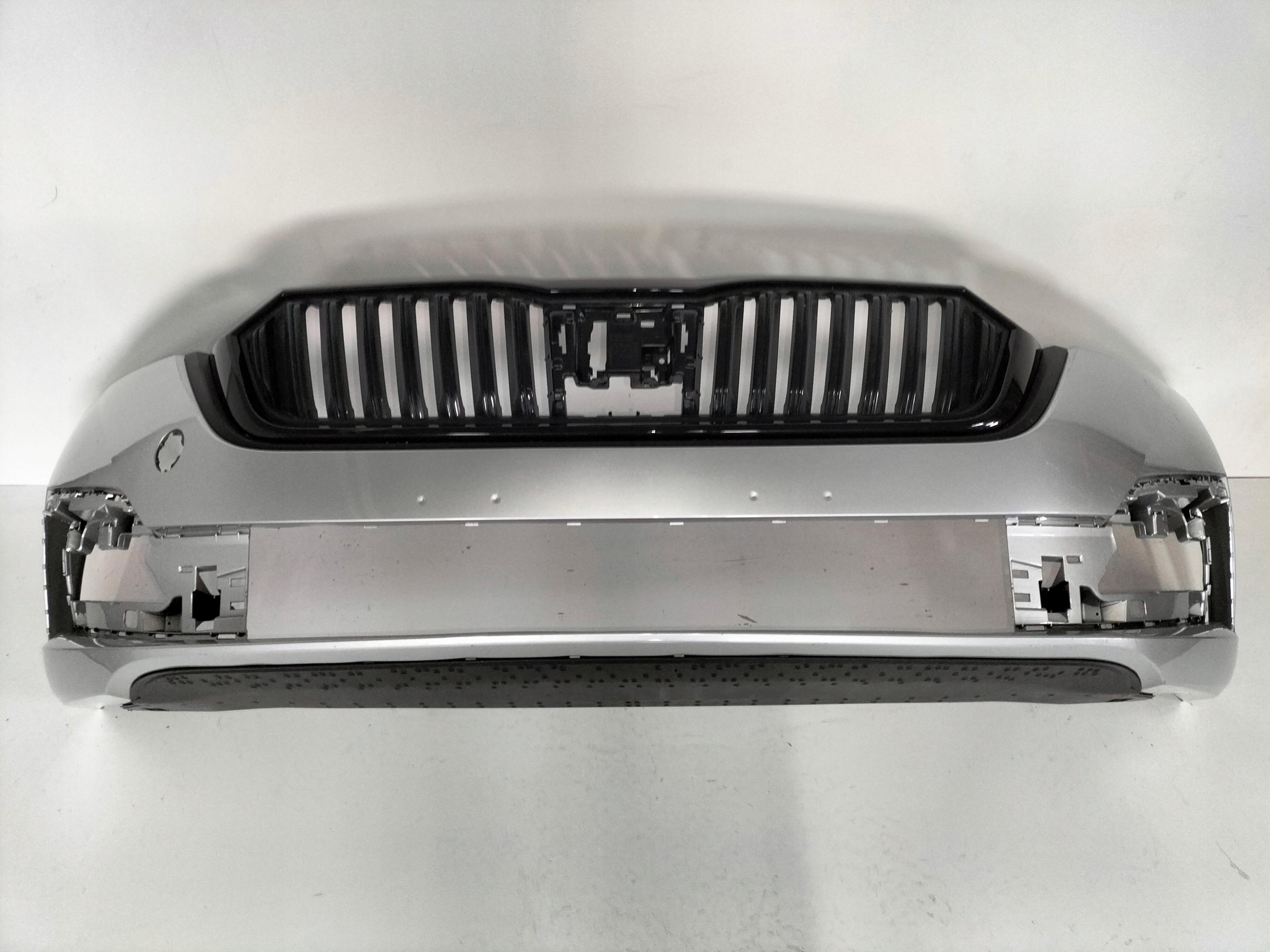 PREDNÝ NÁRAZNÍK SKODA OCTAVIA 4 IV 19-