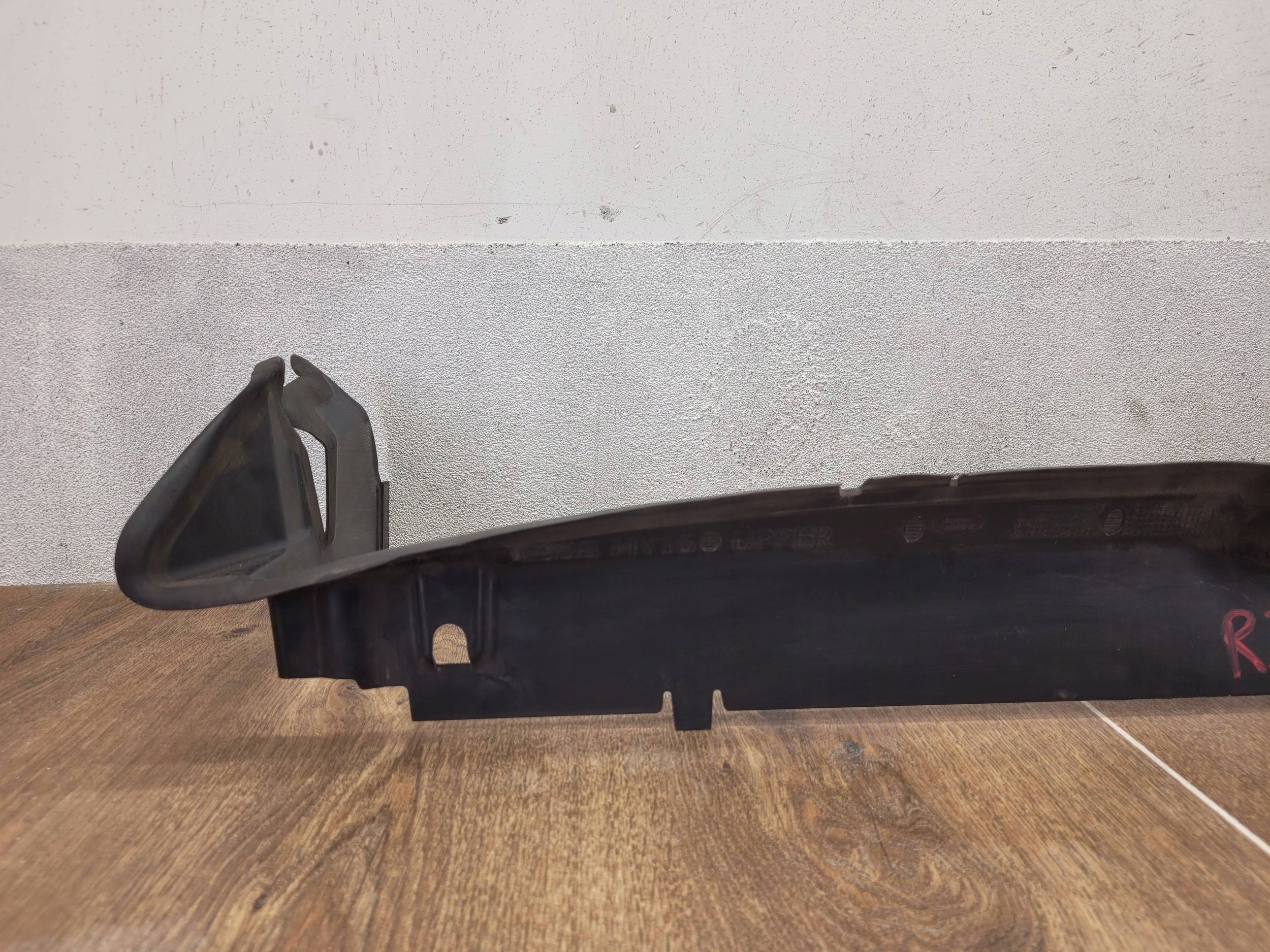 Land Rover Range Rover Evoque L538 GJ32-8327-A NASAVANIE VZDUCHU
