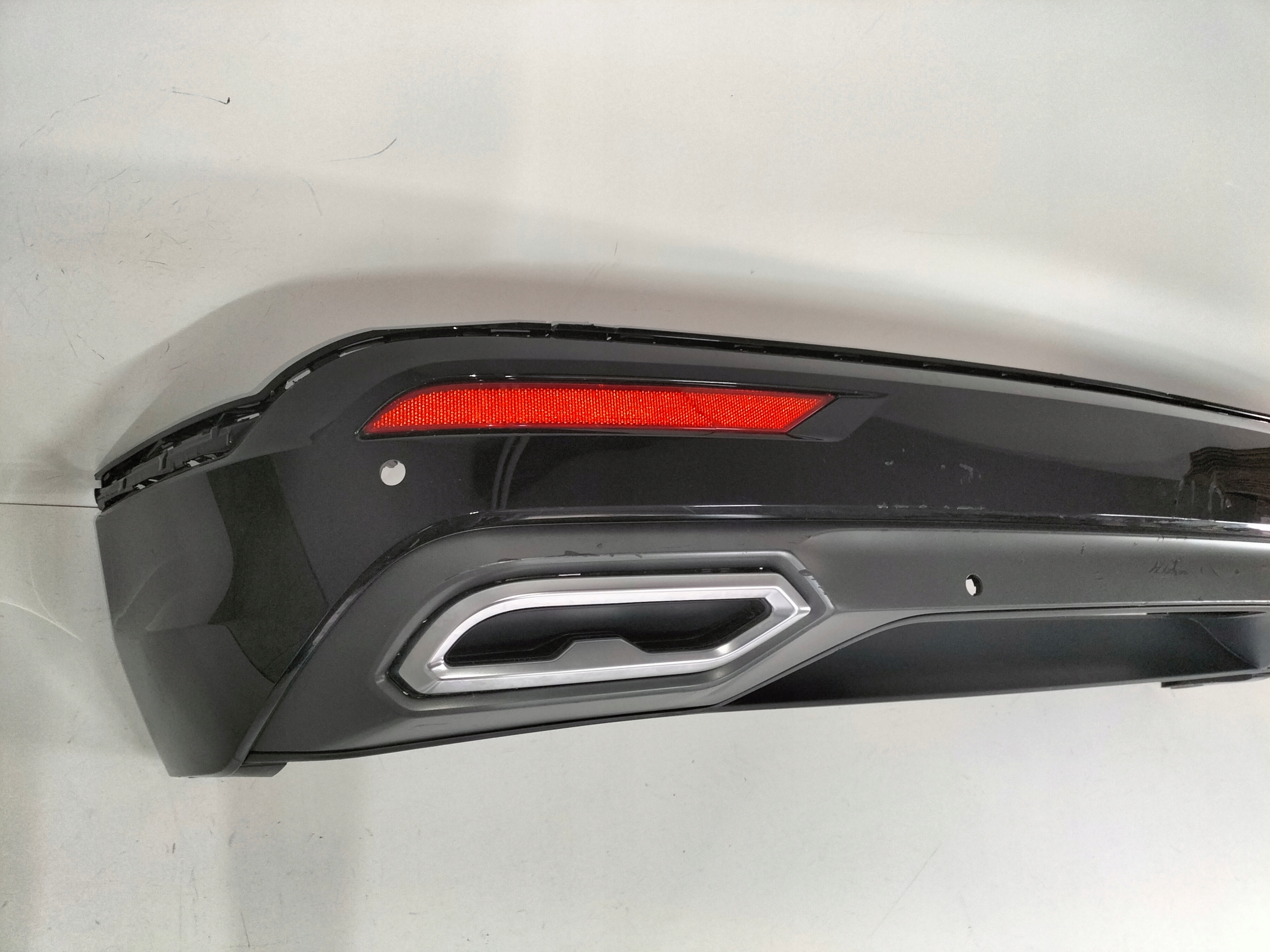 ZADNÝ NÁRAZNÍK SEAT TARRACO 18- FR