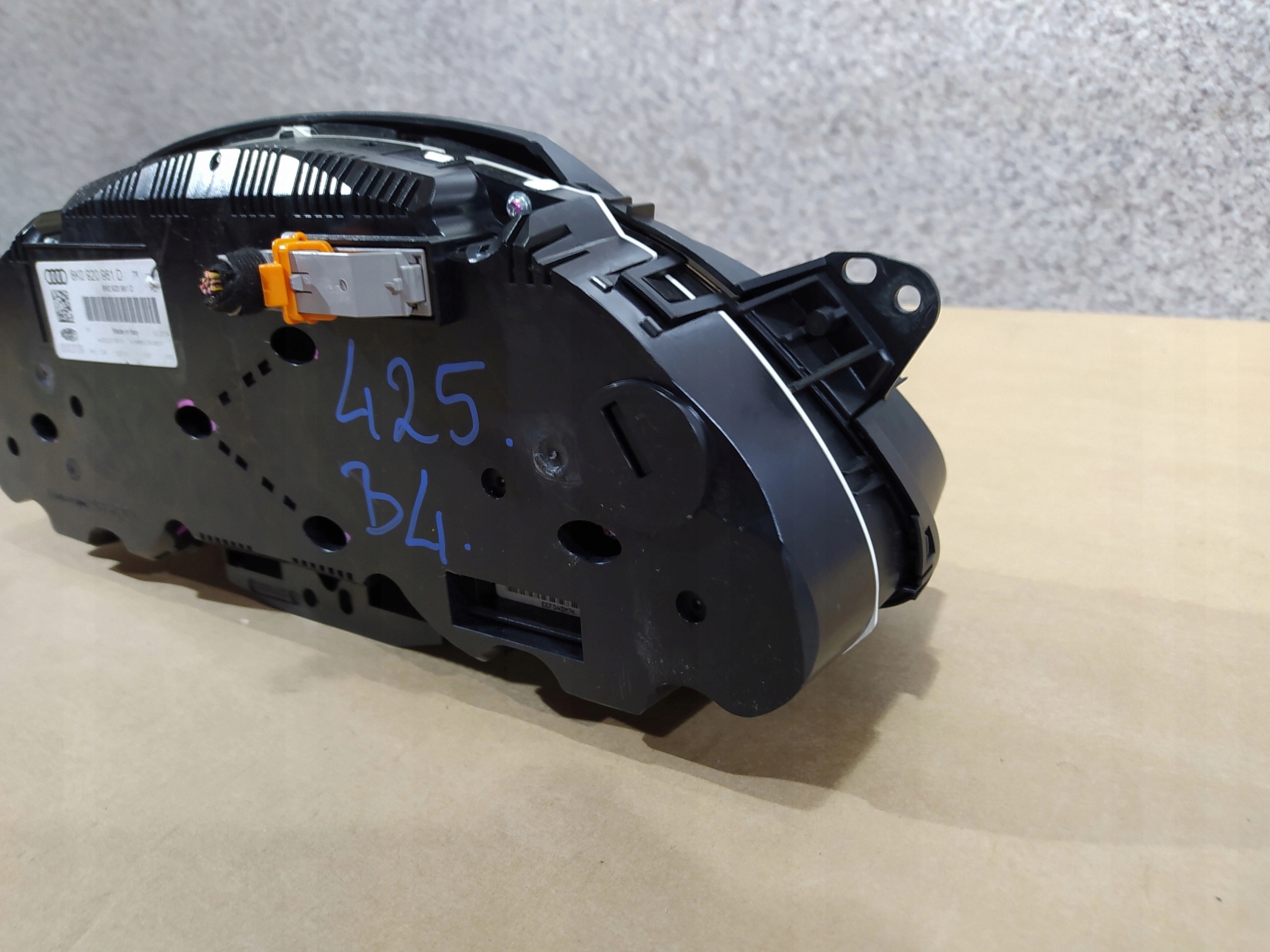 AUDI A4 B8 TACHOMETER BUDIKY 2.0 TDI GB VERZIA 8k0920981d