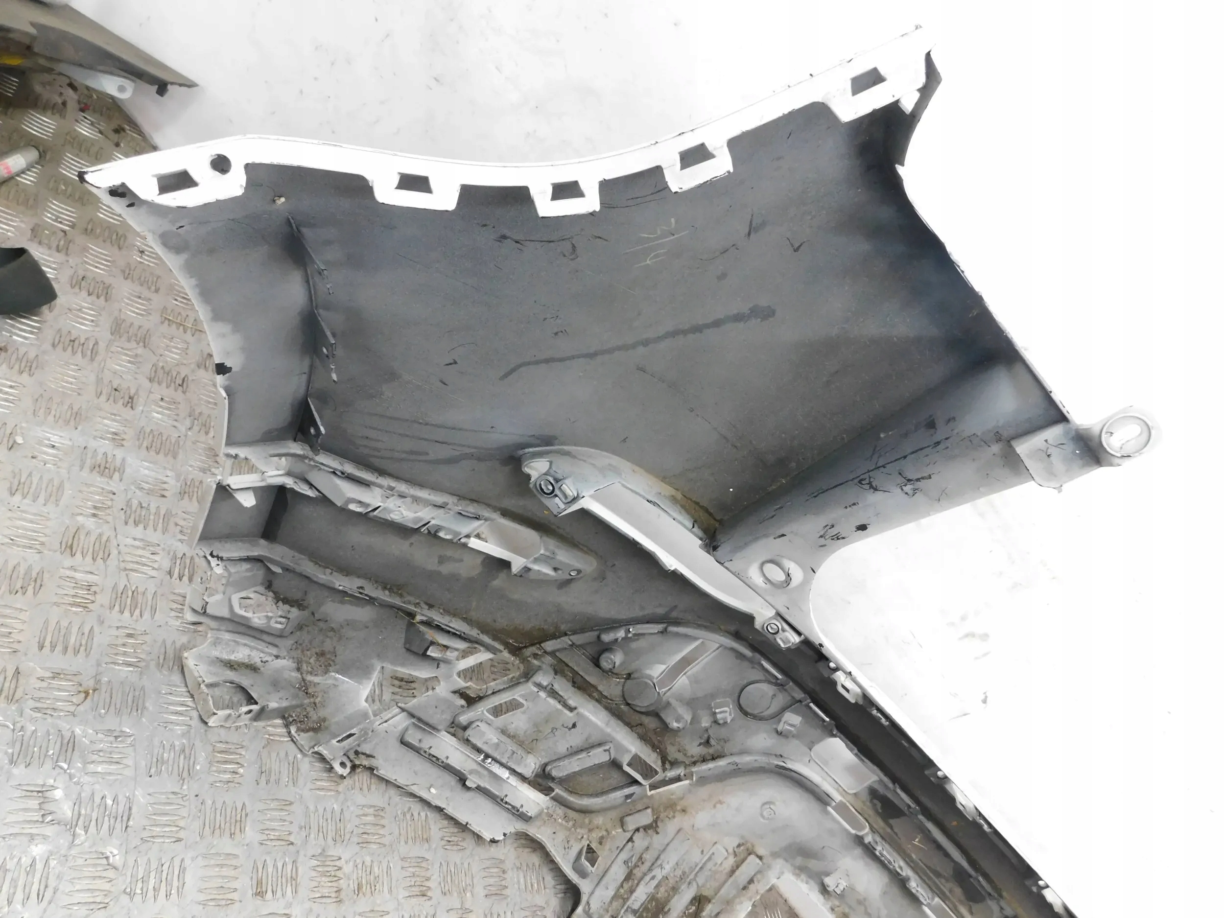 ZADNÝ NÁRAZNÍK RANGE ROVER EVOQUE II 19-