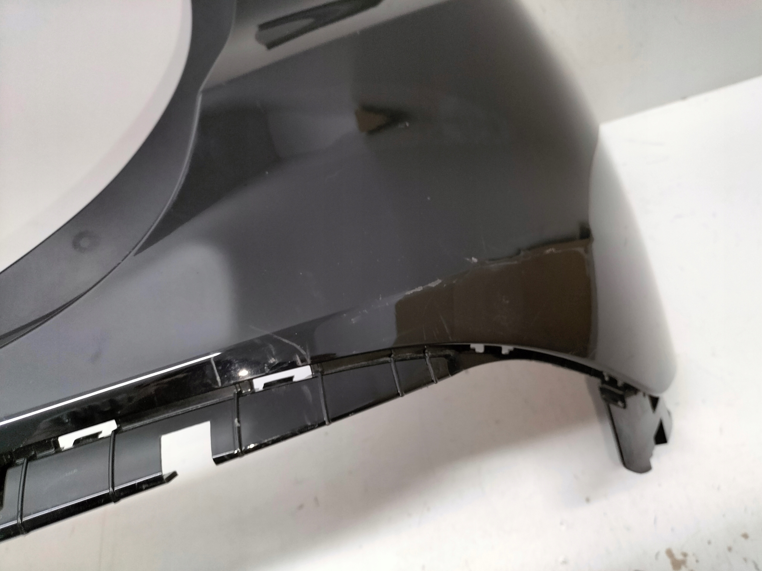 ZADNÝ NÁRAZNÍK HYUNDAI SANTA FE IV LIFT 21-