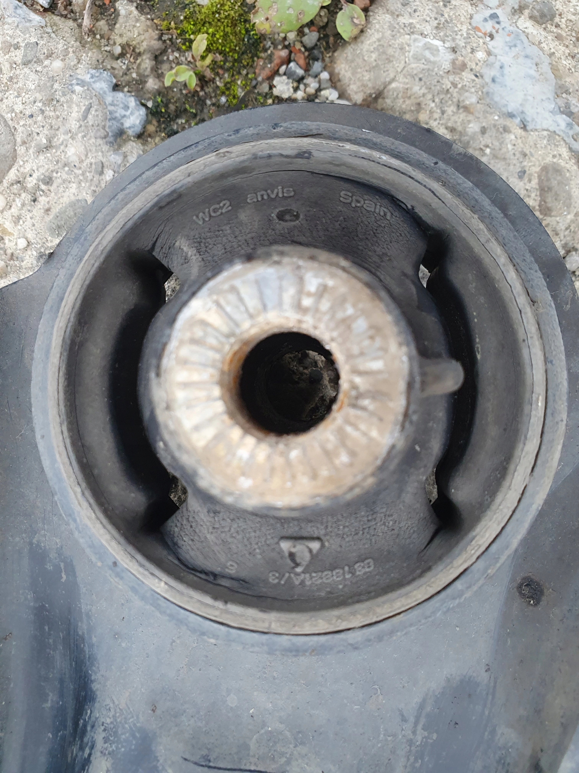 VW PASSAT B8 3Q0407153B ĽAVÉ PREDNÉ RAMENO