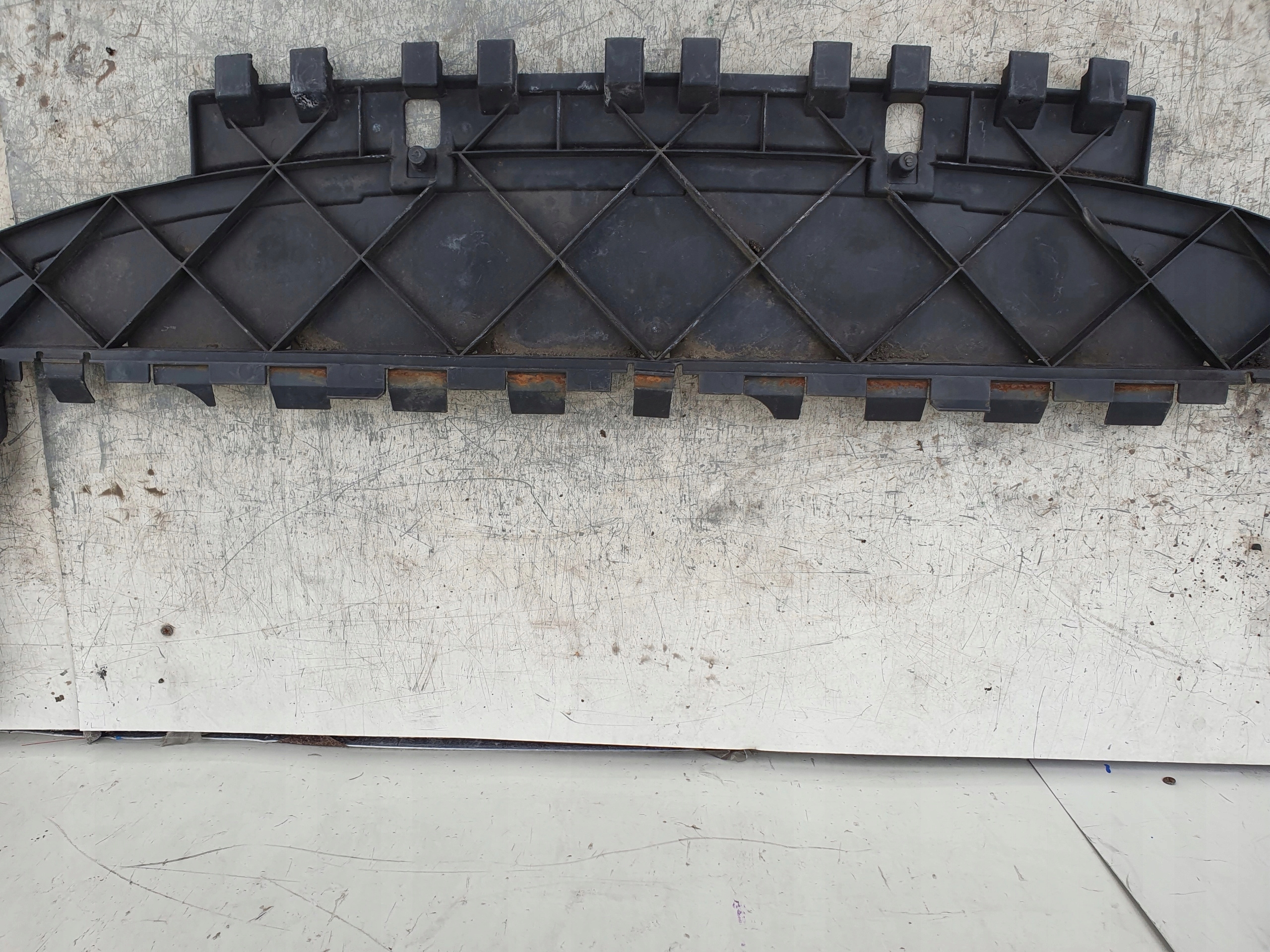 VOLVO S40 V50 SPODNÝ KRYT PREDNÉHO NÁRAZNÍKA 30744925