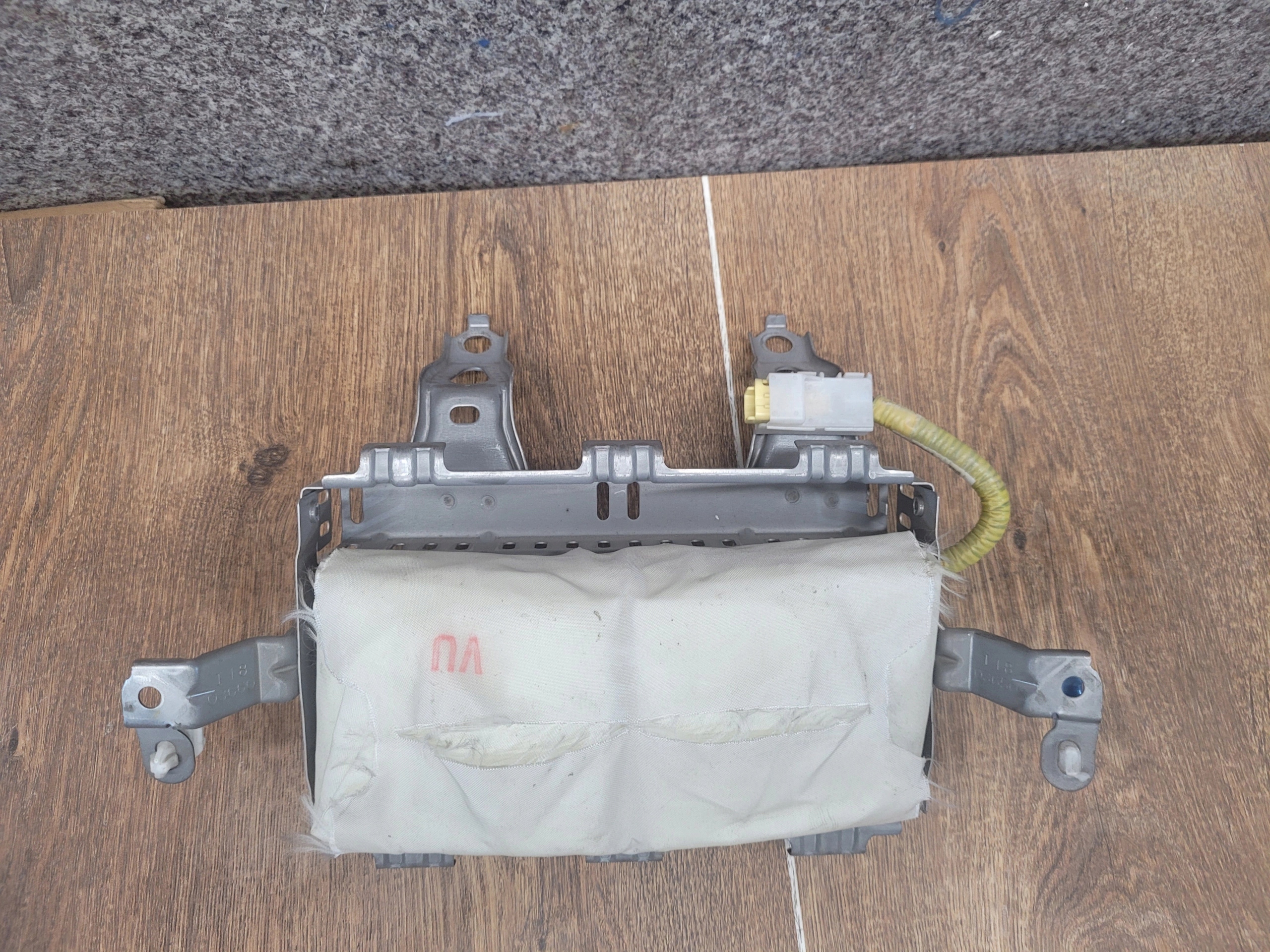 TOYOTA PRIUS III 3 AIRBAG SPOLUJAZDCA TG08B02001