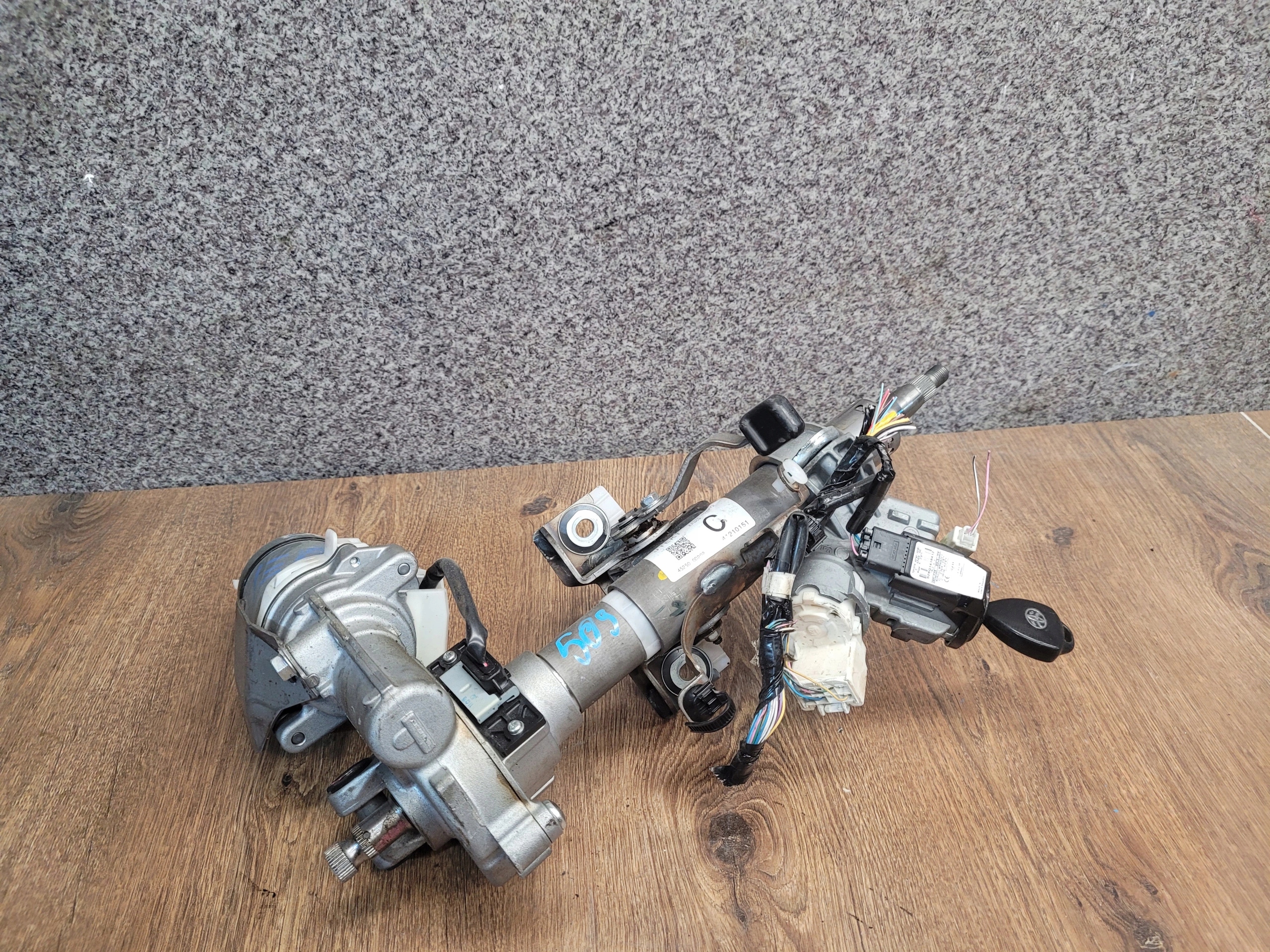 TOYOTA YARIS III 3 VOLANTOVÁ TYČ + SERVOČERPADLO SPINACIA SKRINKA 45250-0D202