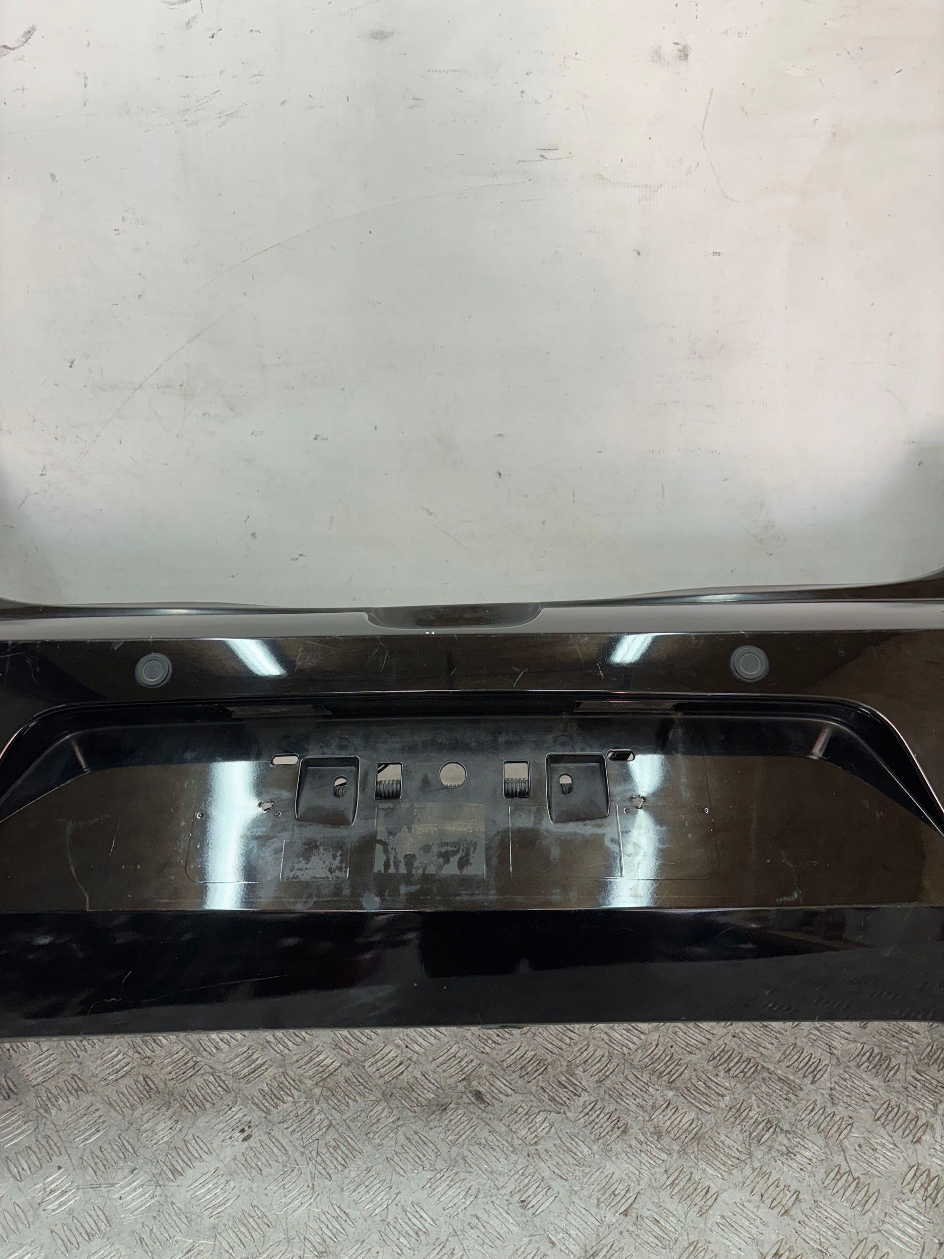 ZADNÝ NÁRAZNÍK RENAULT CLIO III 3 HB LIFT 09-