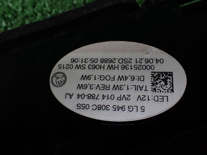 SKODA ENYAQ LED LAVE A PRAVE ZADNÉ SVETLO kpl