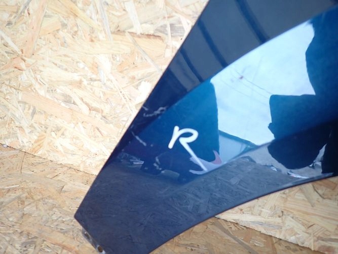 SKODA KAROQ 57A PRAVY PREDNY BLATNIK