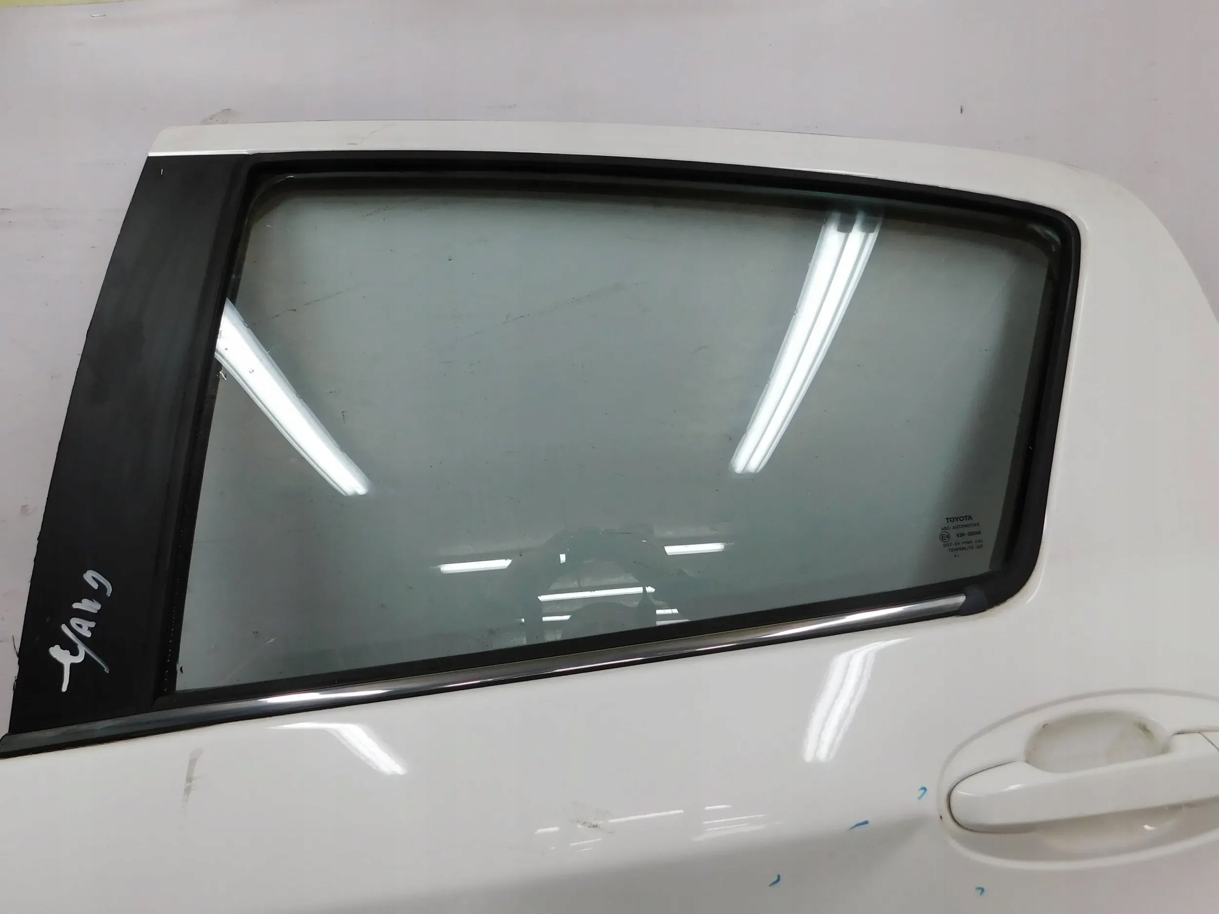 LAVE ZADNE DVERE TOYOTA YARIS III 11-