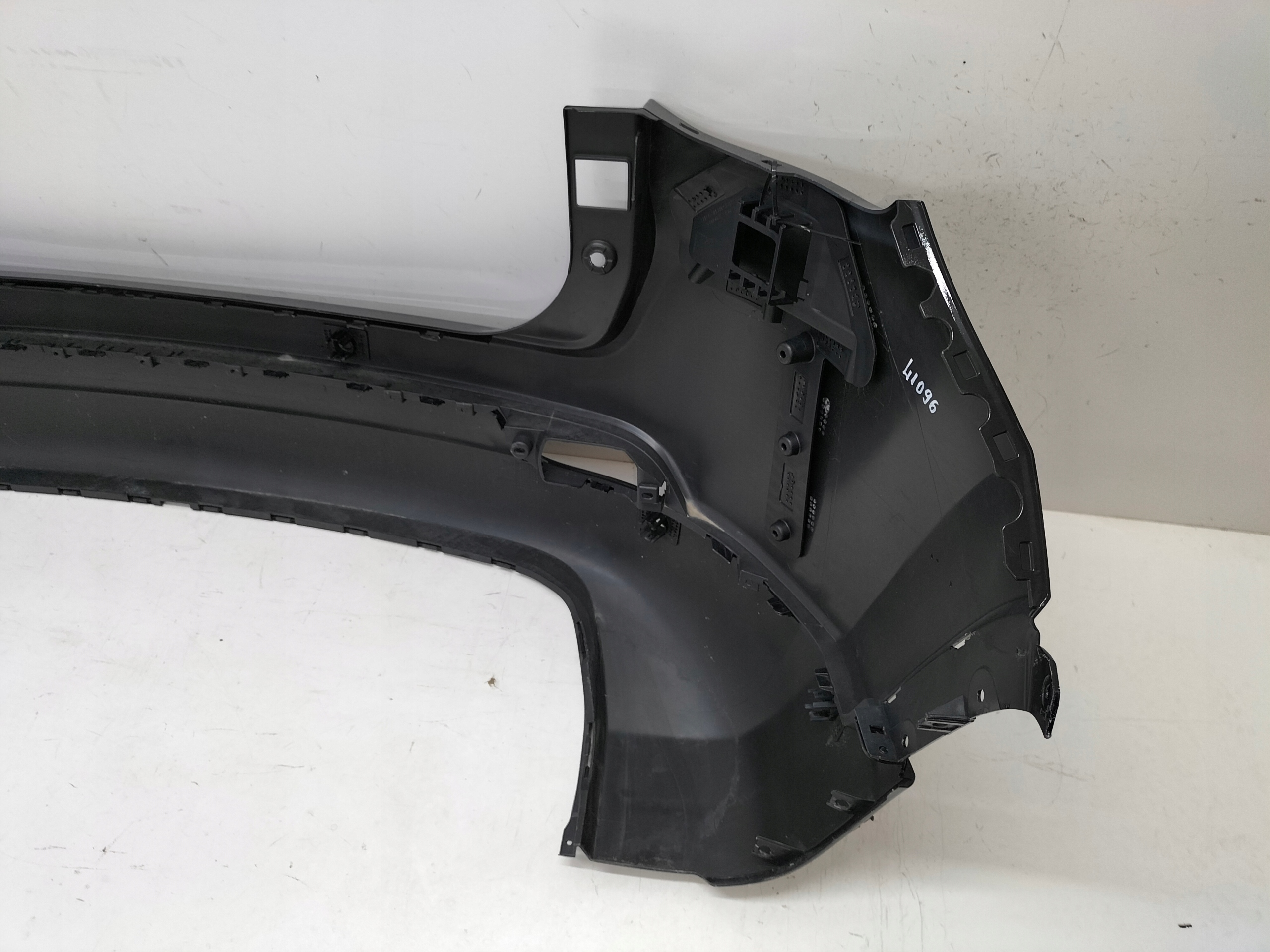 ZADNÝ NÁRAZNÍK JEEP COMPÁS S    II LIFT 20-