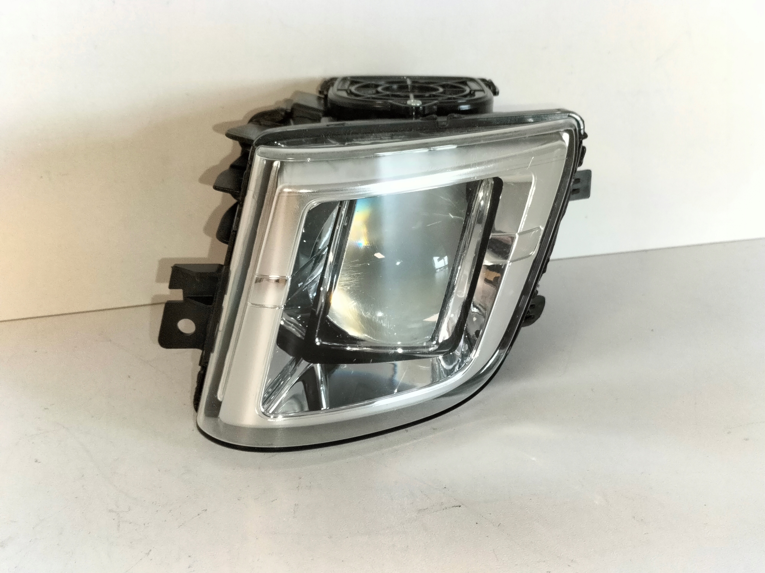 LAVA HMLOVKA BMW 7 F01 F02 LIFT 12- LED